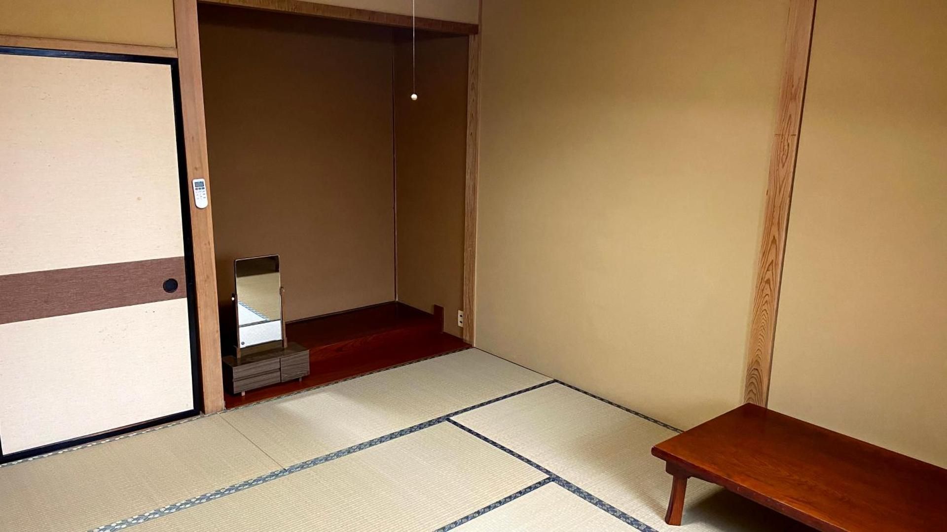 Japanese-Style Quadruple Room