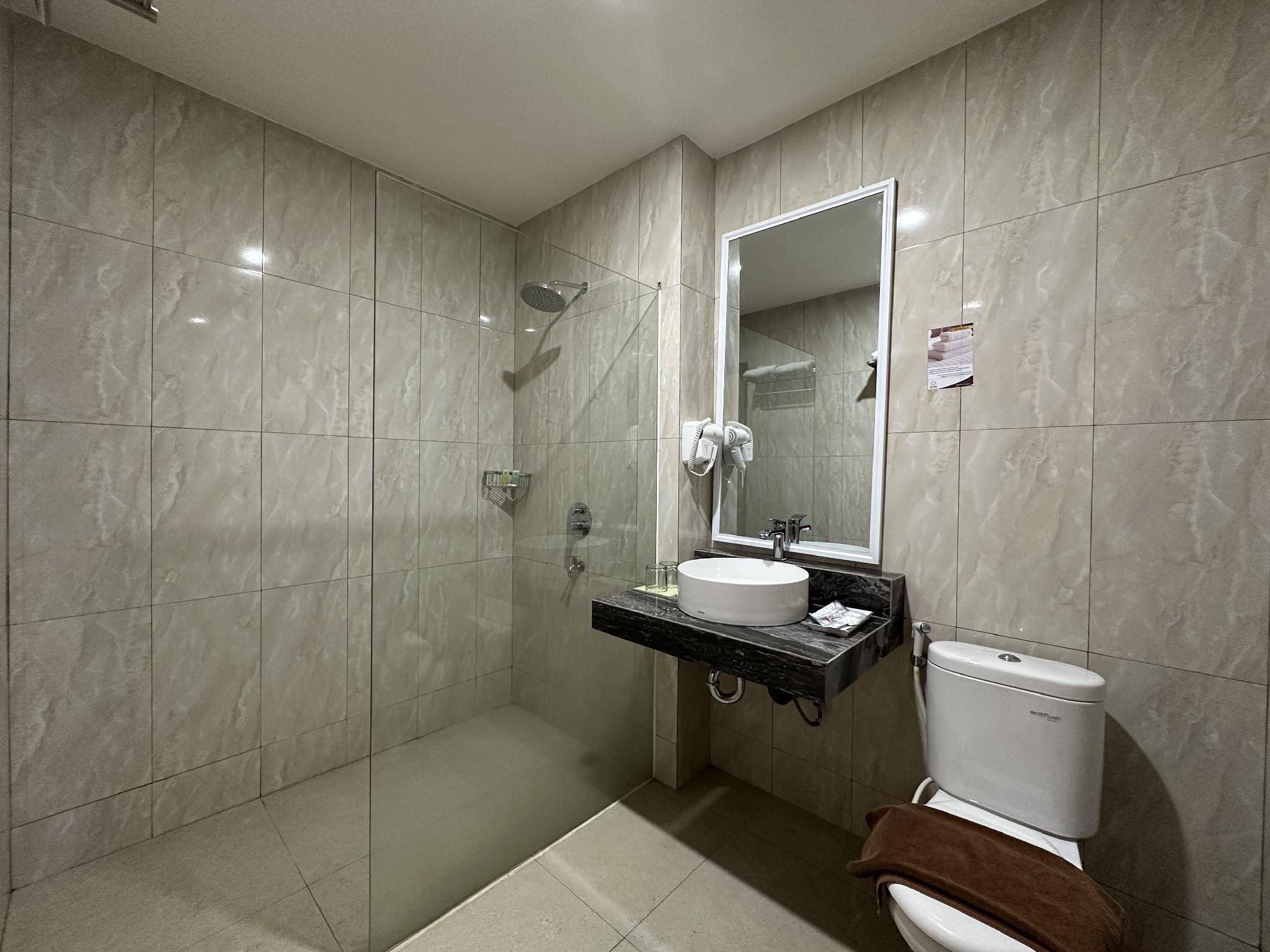 Vega Prime Hotel & Convention Royal Deluxe Room 3