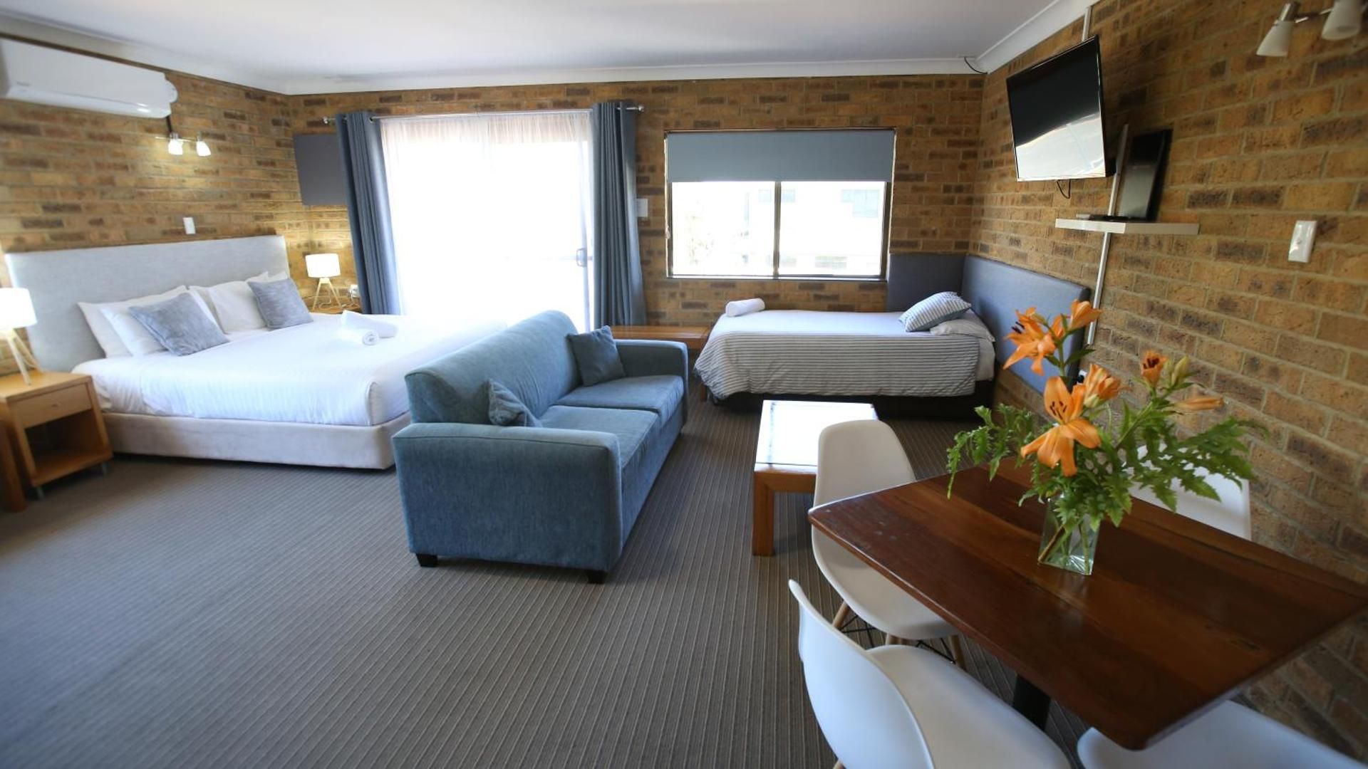 Deluxe Family Spa Studio