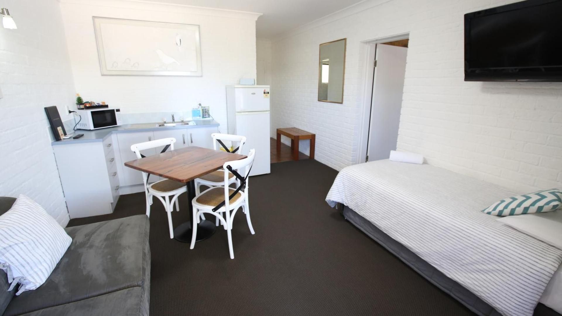 One Bedroom Family Unit
