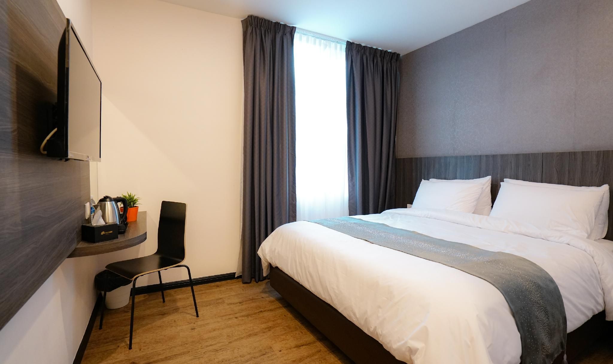 STAY 365 HOTEL Deluxe King Room