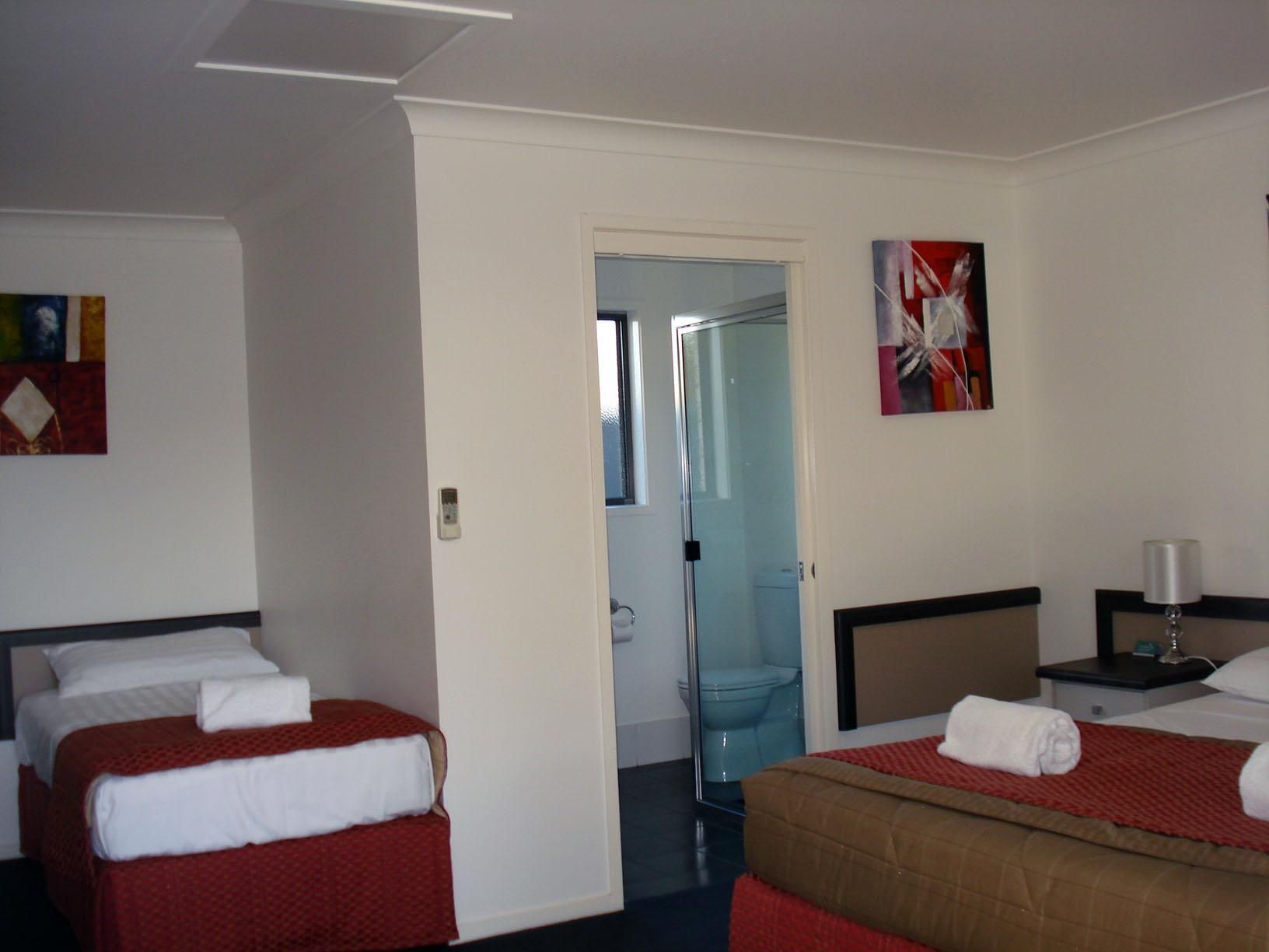 Oakey Motor Inn Twin Queen 3