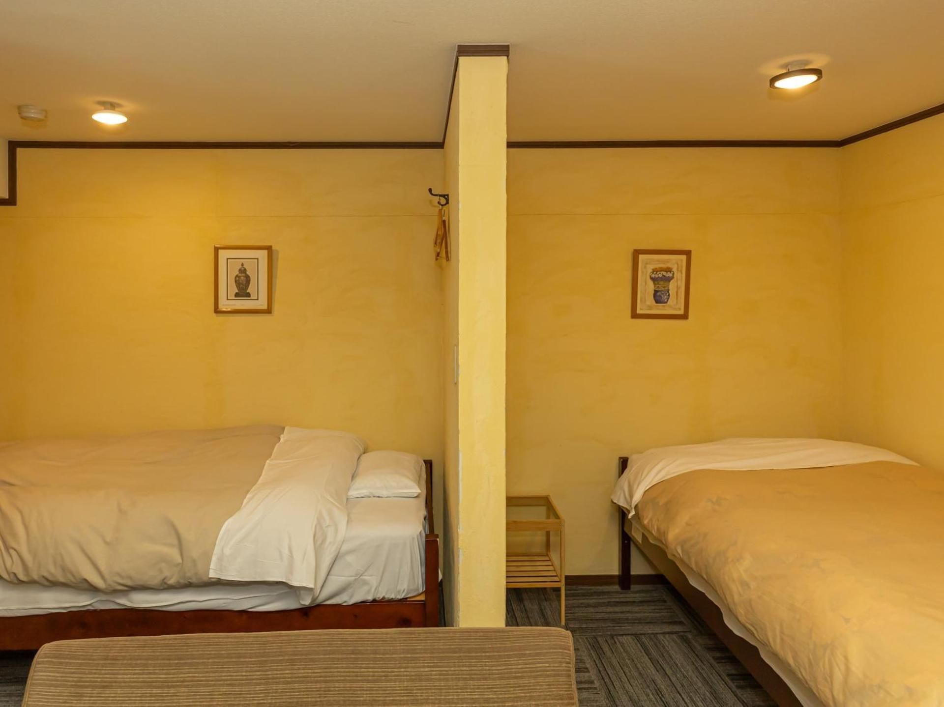 Standard Twin Room with Shared Bathroom