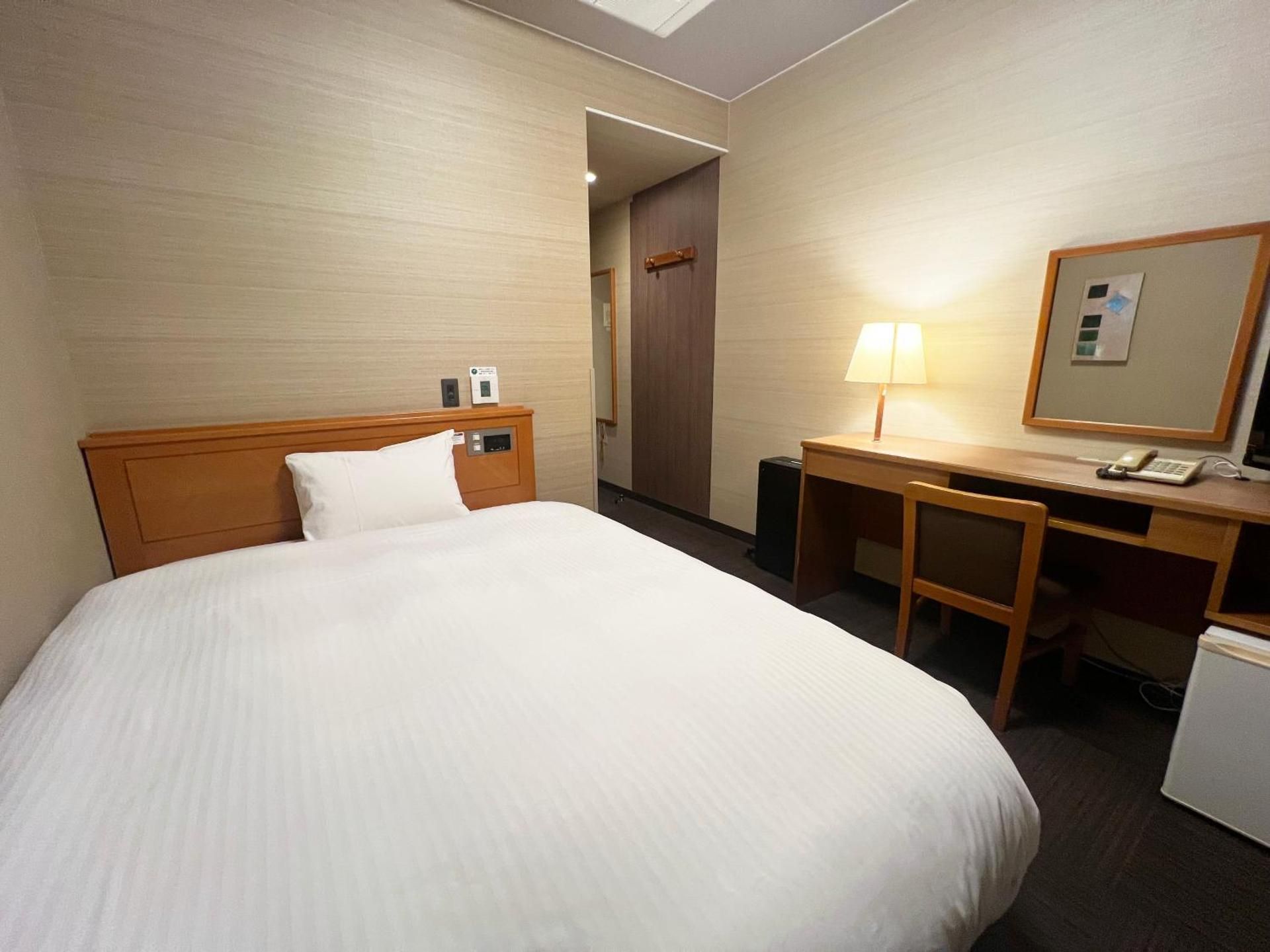 Single Room B - Smoking