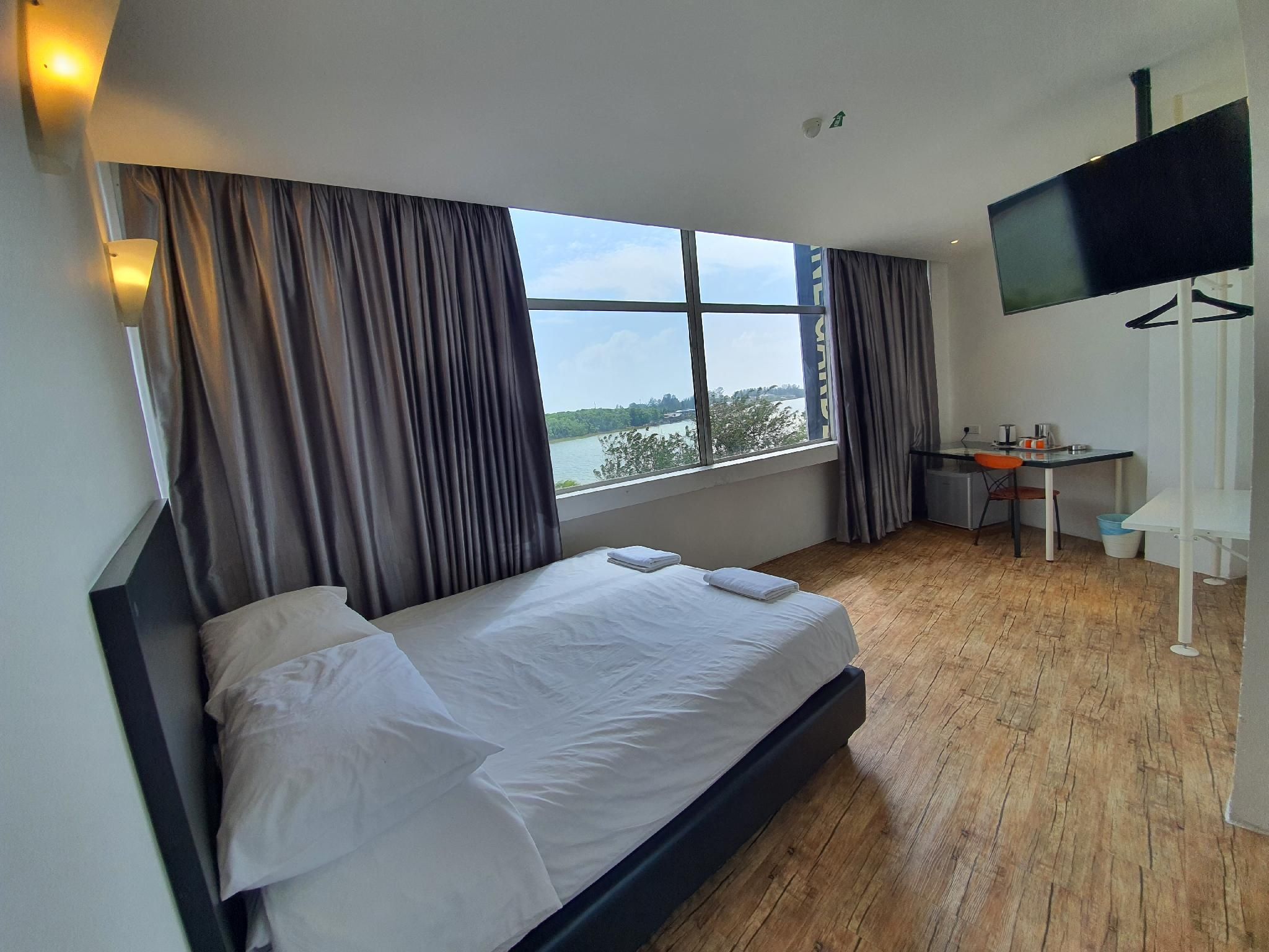 Riverine Garden Hotel Superior Queen