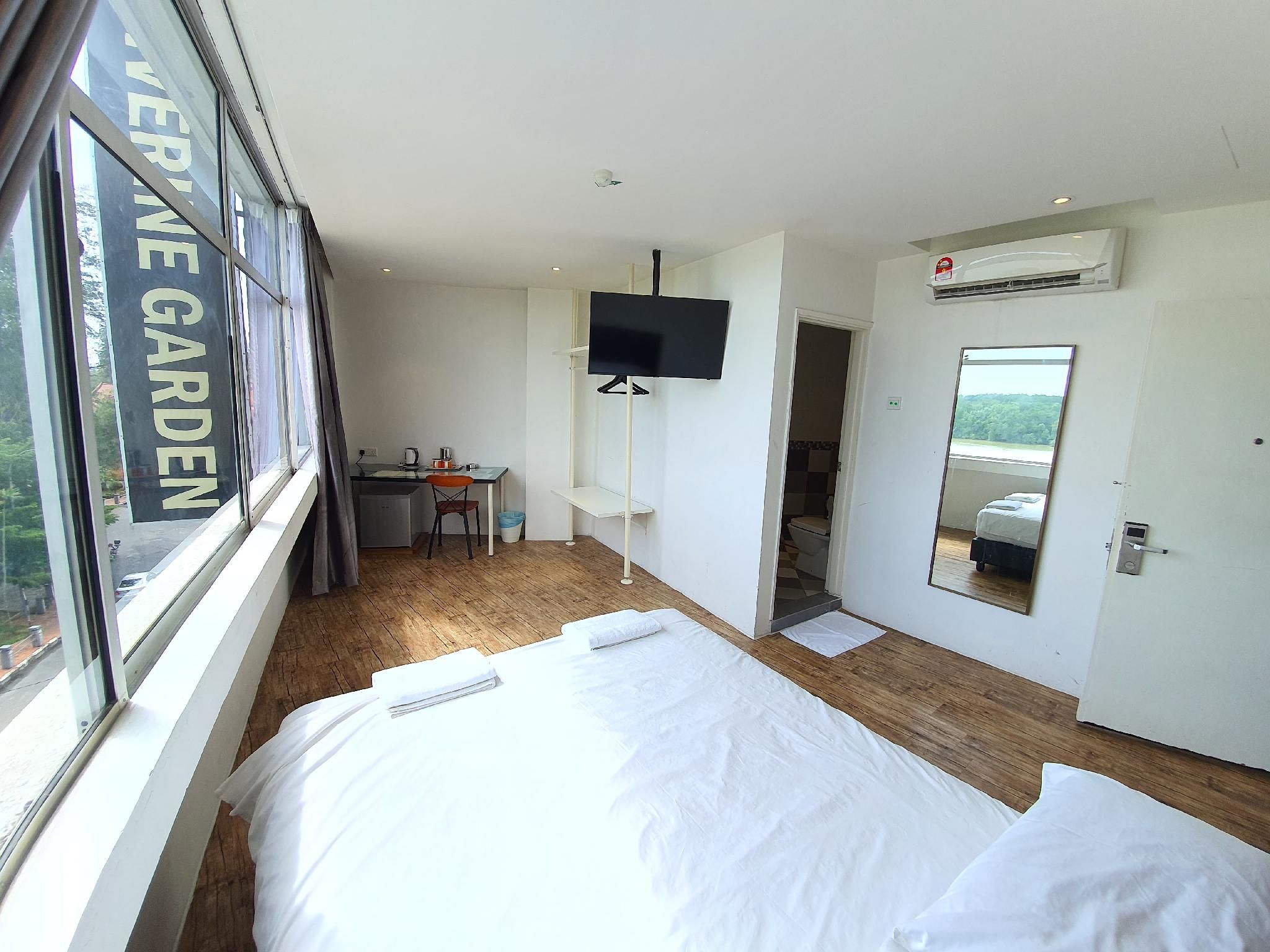 Riverine Garden Hotel Superior Queen 2