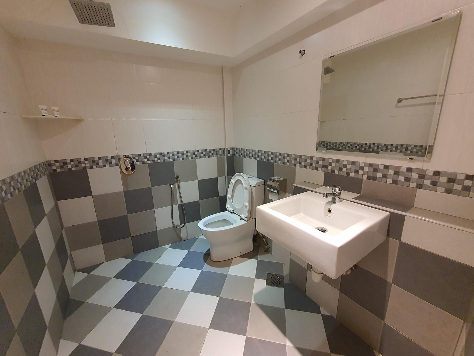 Riverine Garden Hotel Deluxe Twin 3