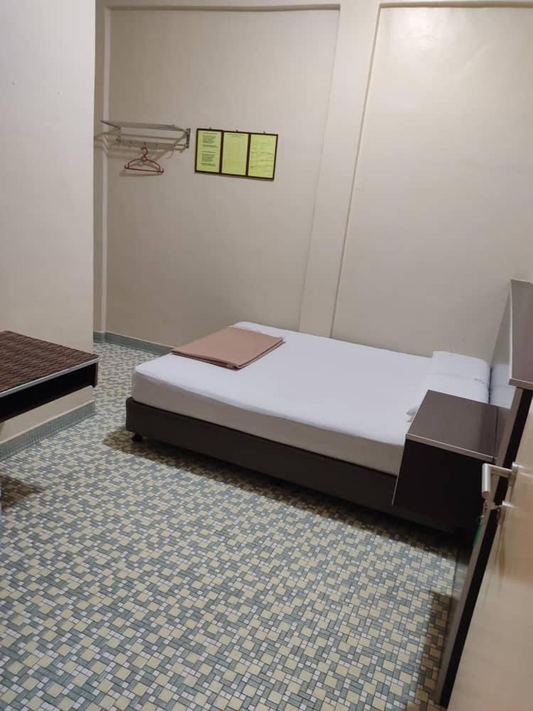 Marina Hotel Kemaman 1 Queen Bed 2