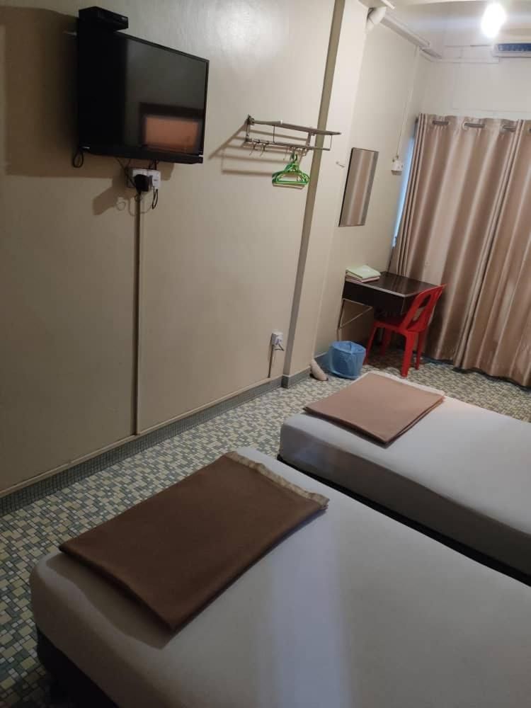Marina Hotel Kemaman 2 Single Bed 3