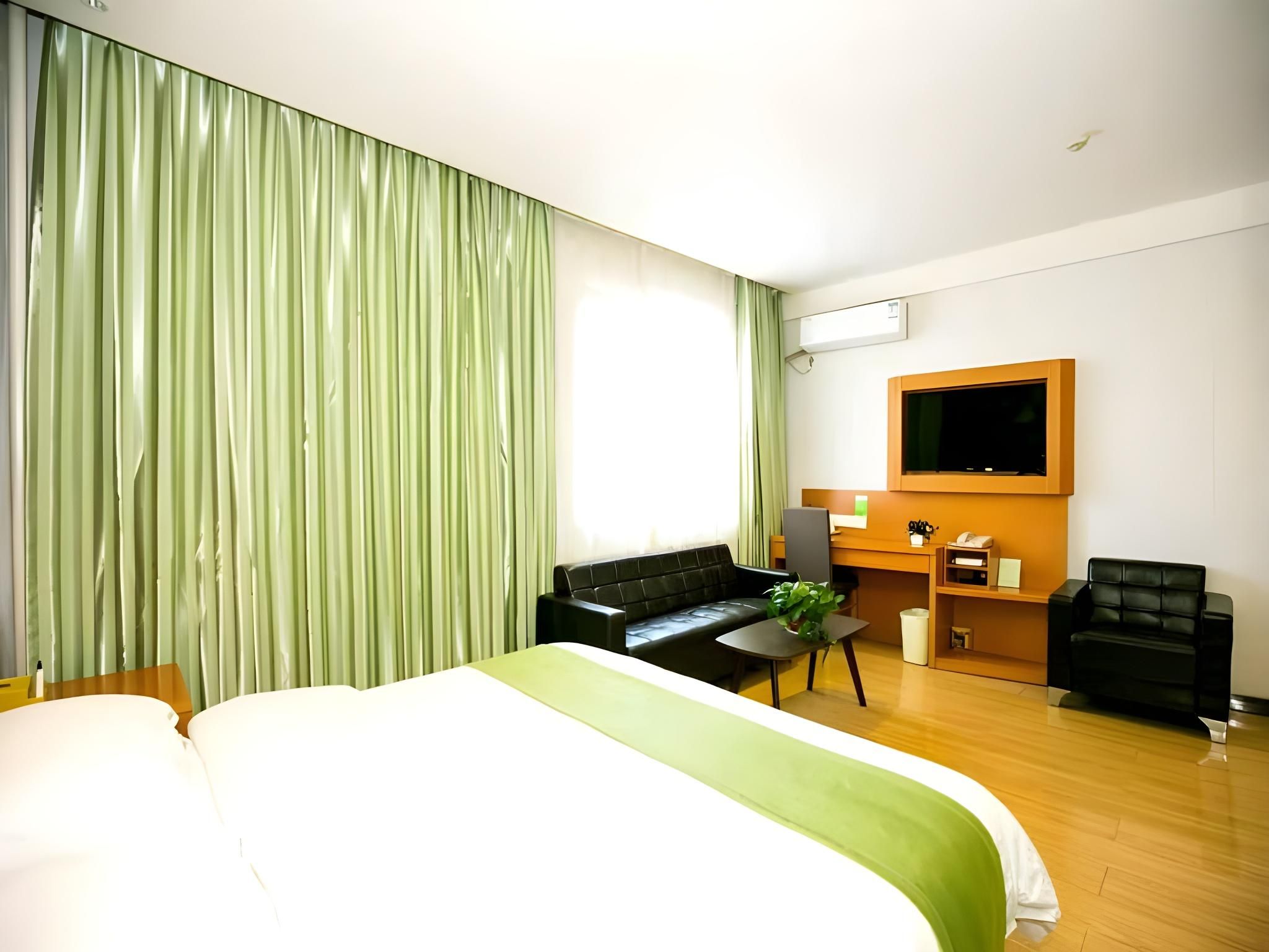 GTI - Business 1 Bed, Round Bed