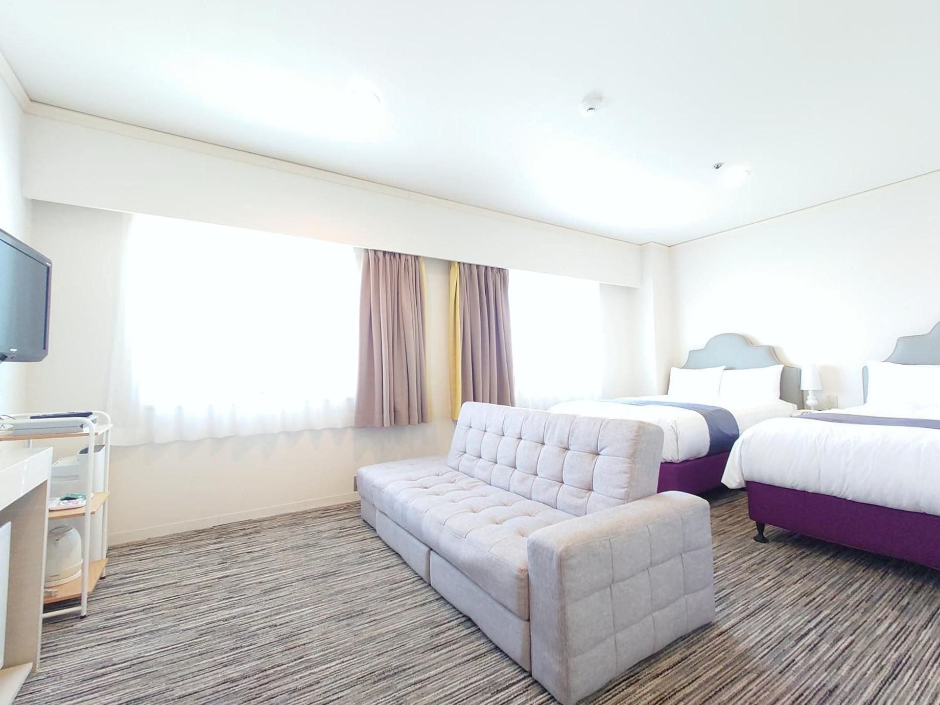Premium Twin Room - Non-Smoking