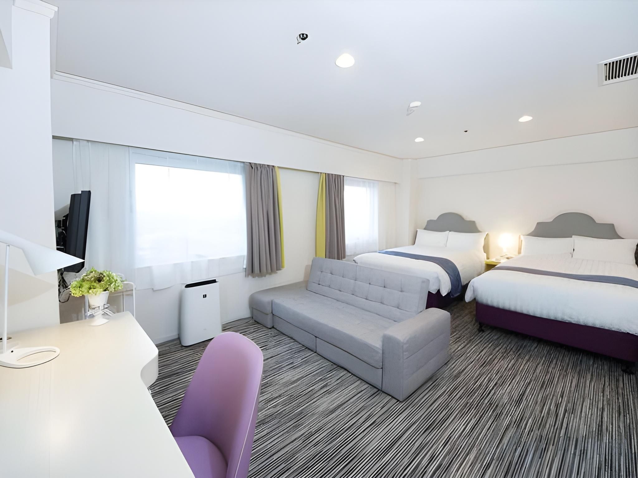 Premium Twin Room - Non-Smoking