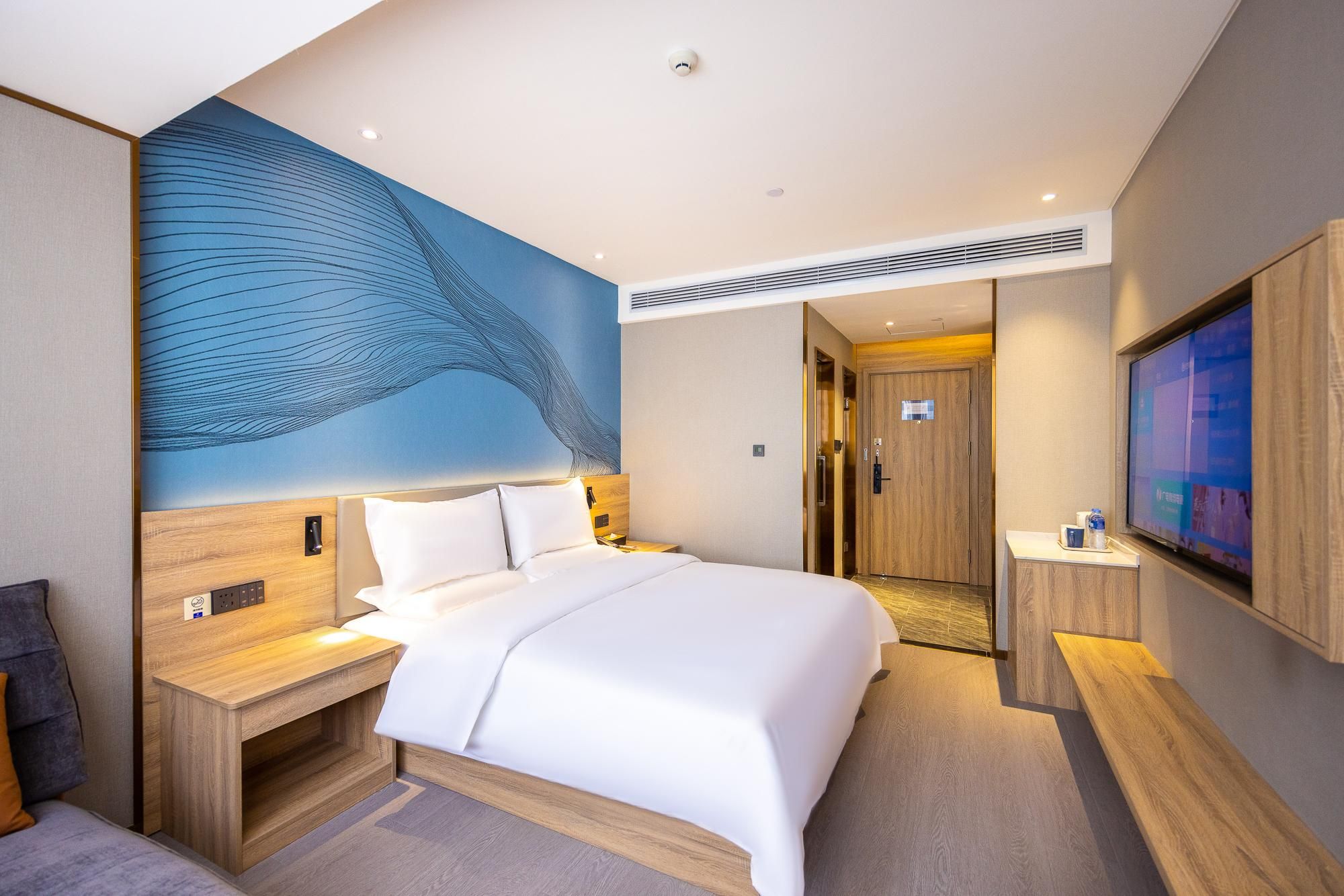 Huazhu - Deluxe Bed Room