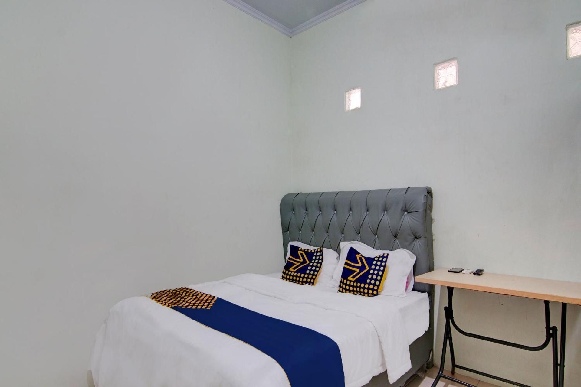 Hotel O Awi Stay Syariah Near SIMPANG KAWASAN INDUSTRI WILMAR PELINTUNG Budget Double Room