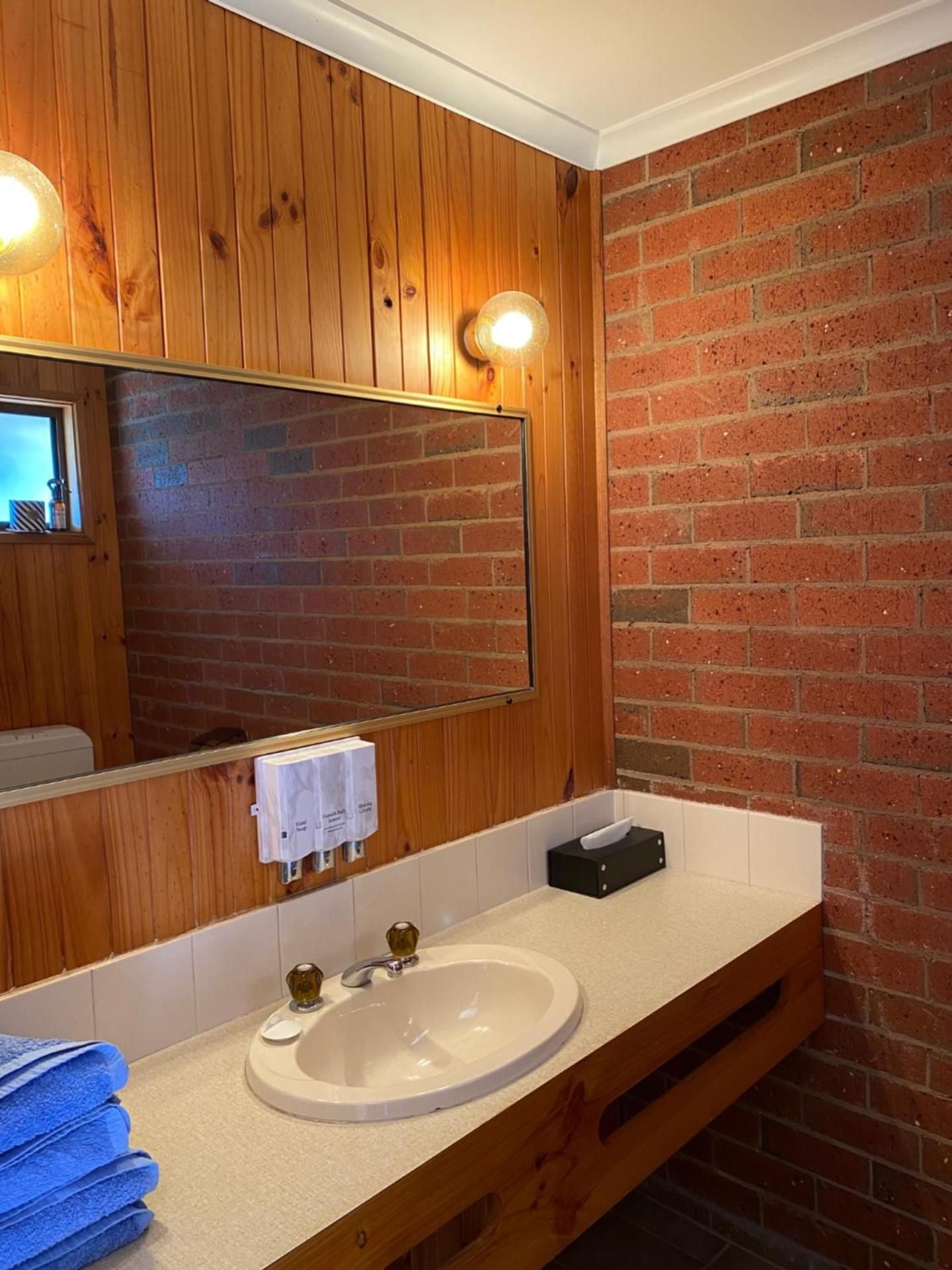 Single Room With Private Bathroom