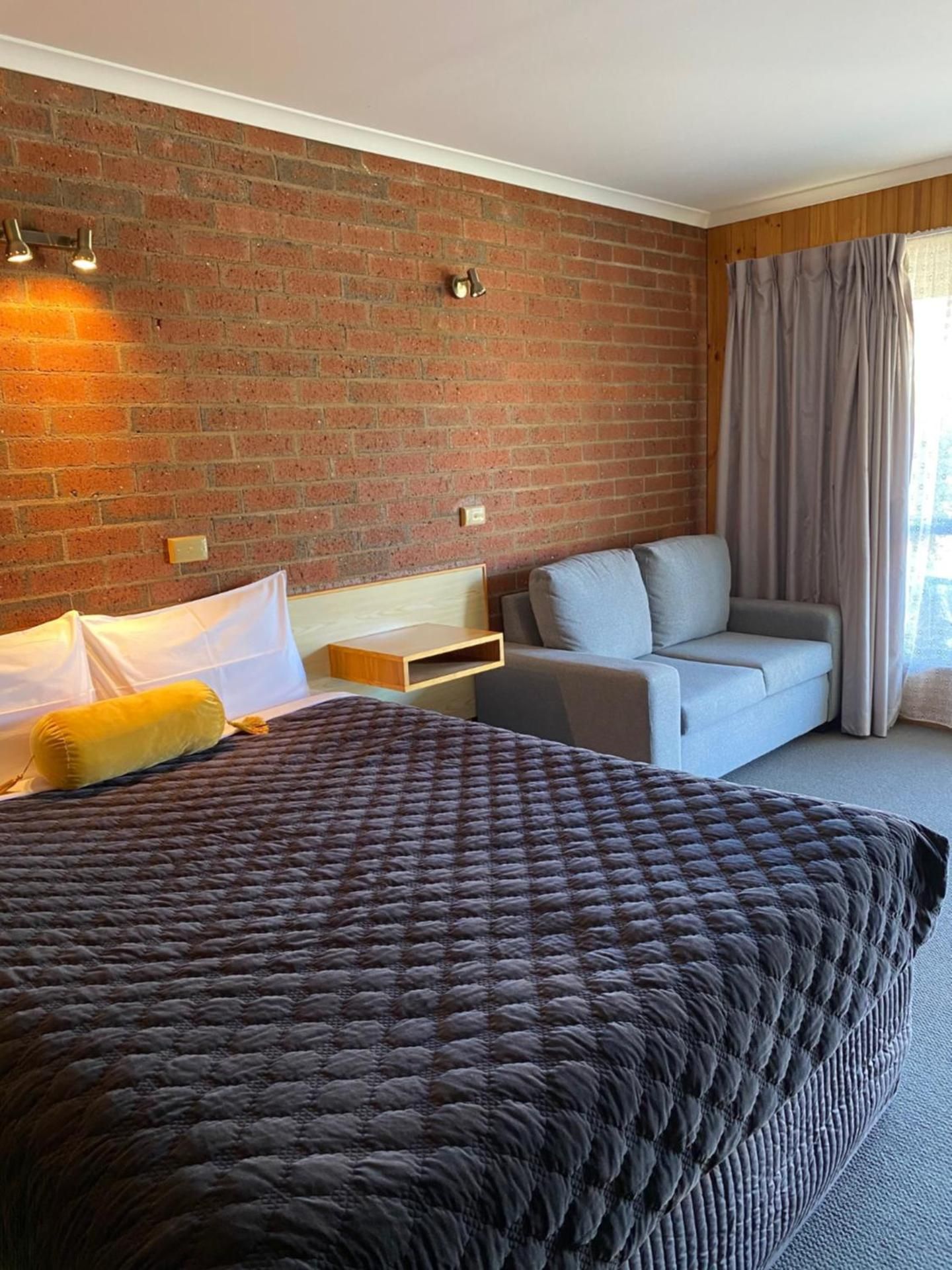 Single Room With Private Bathroom