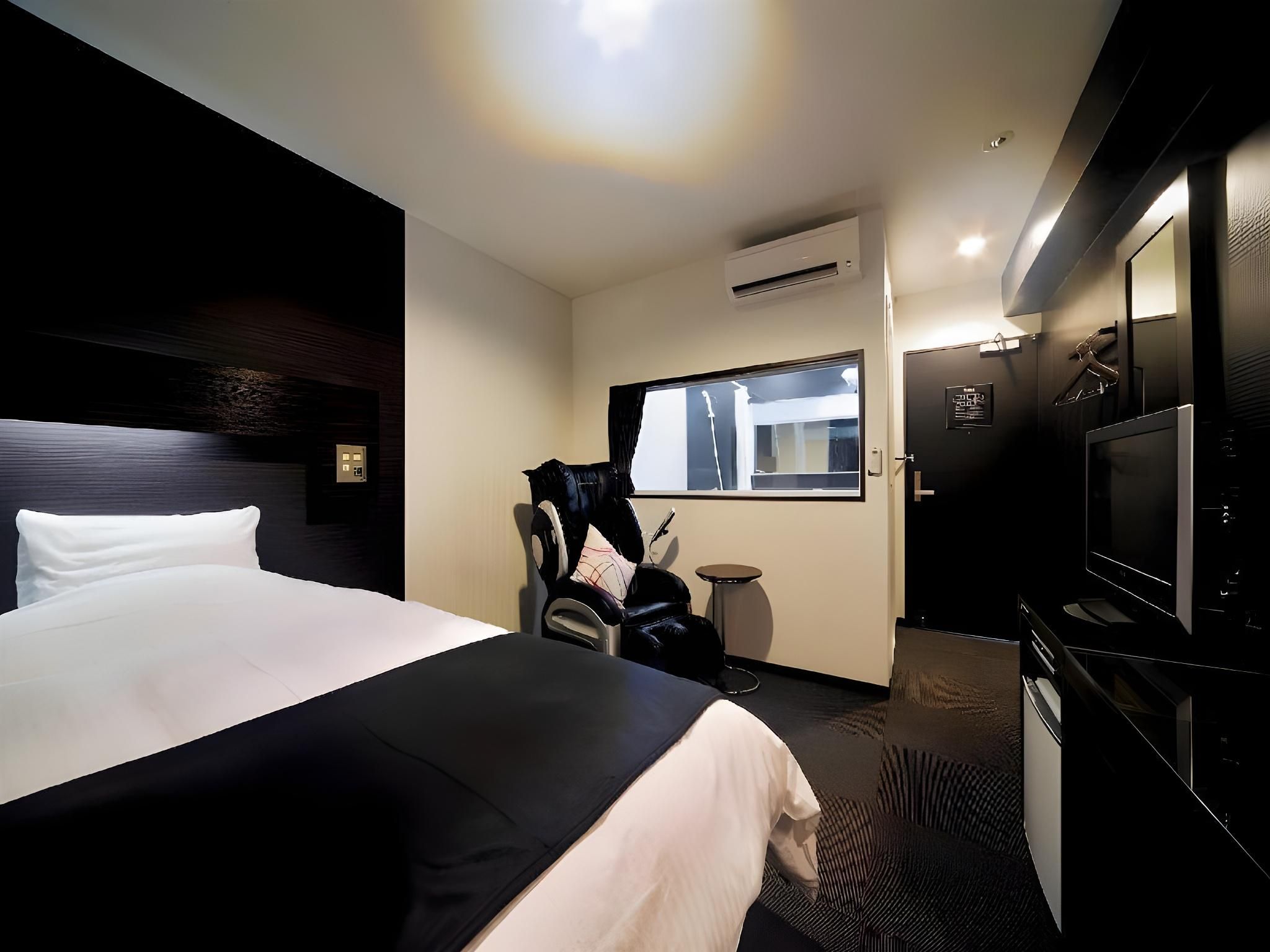Premium Single Room - Non-Smoking