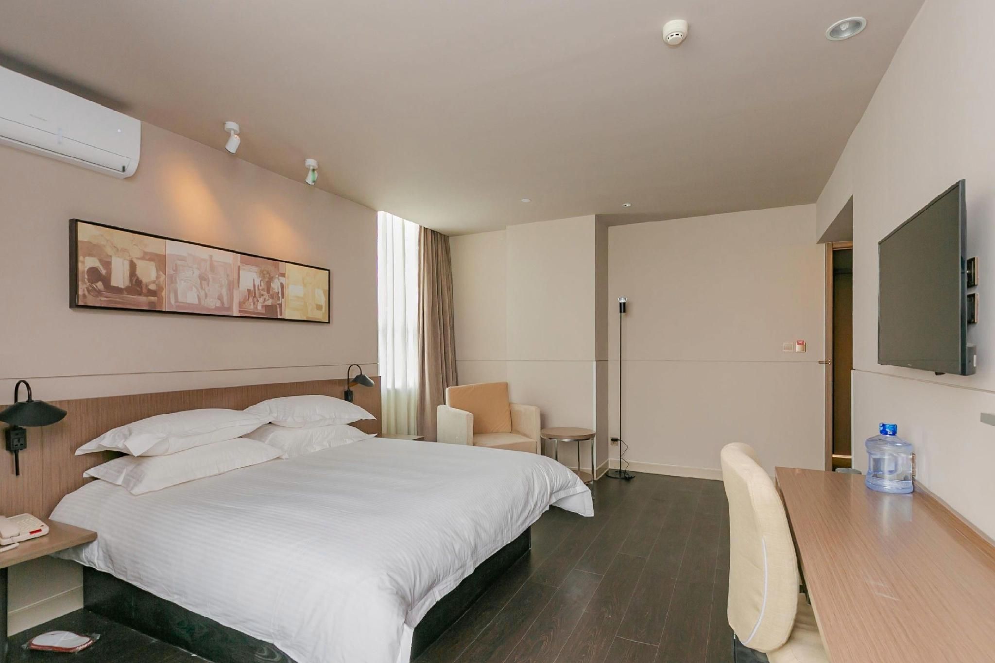 WH - Deluxe Bed Room