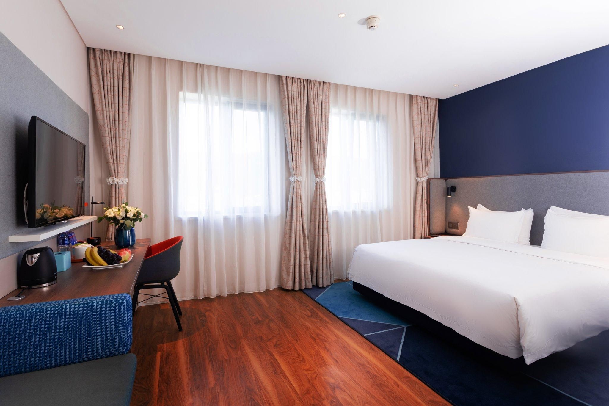 1 King Standard City View High Floor