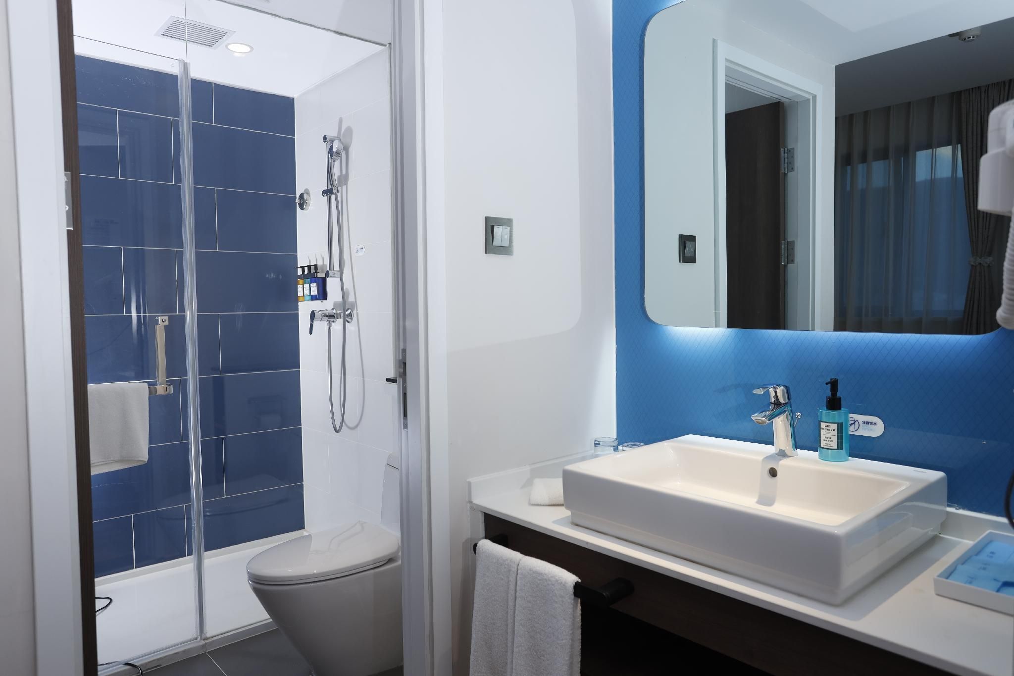 1 King Standard City View High Floor