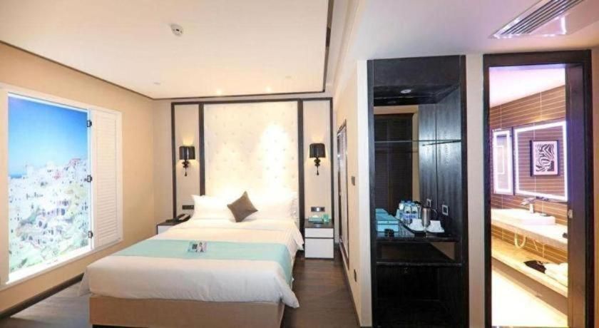 Xana - Elegant Room