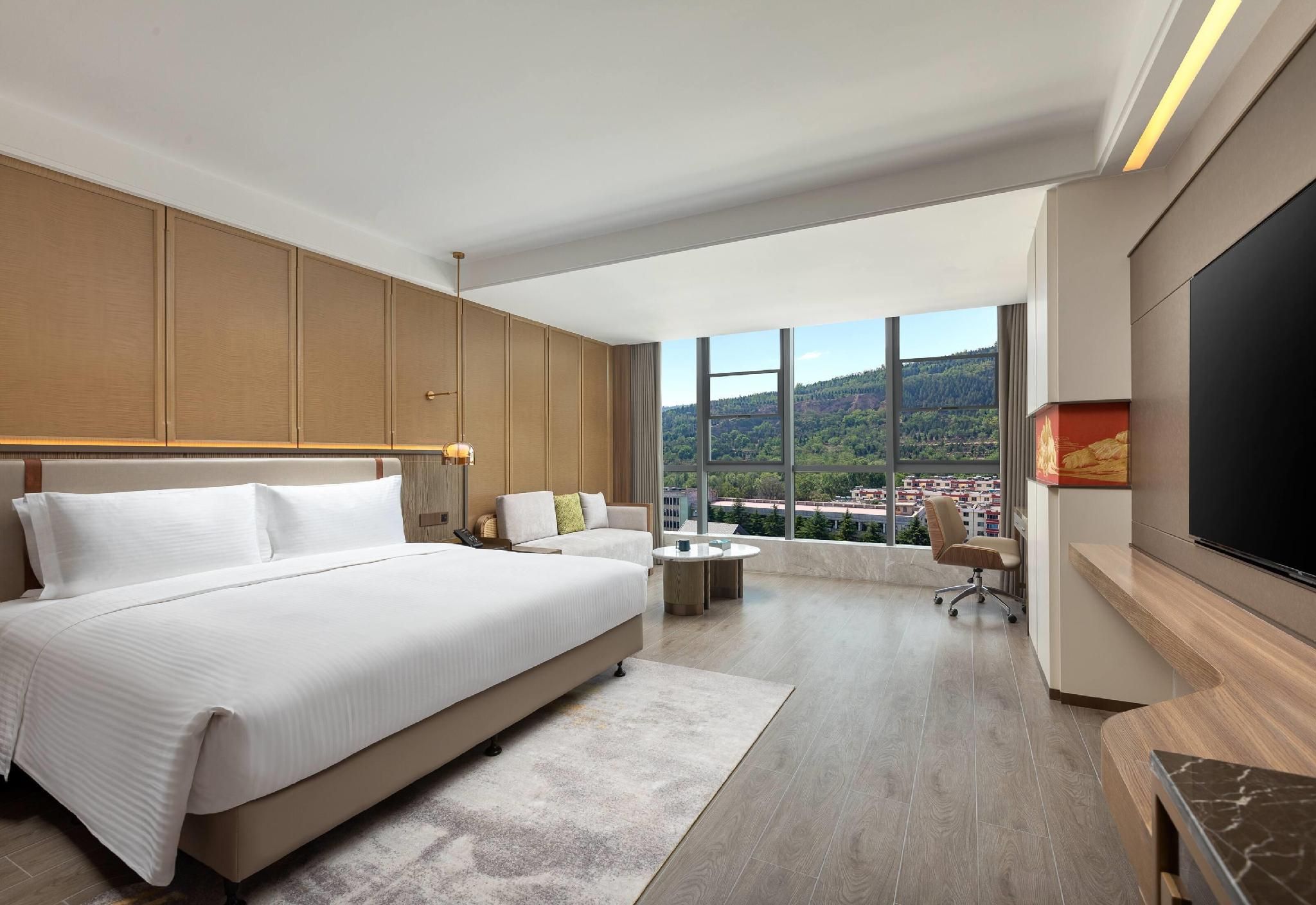1 King Bed, Deluxe Room, Non-Smoking