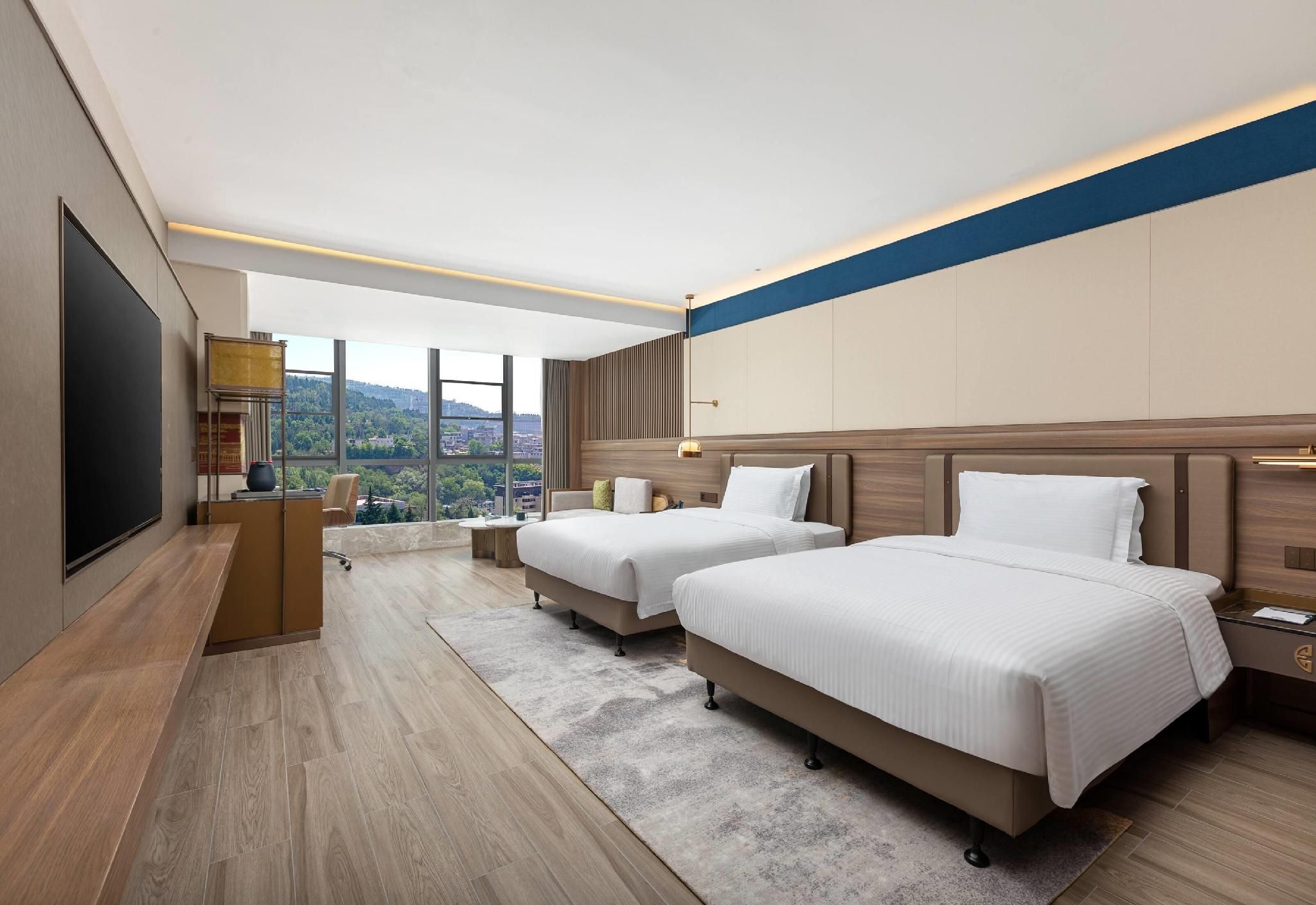2 Queen Beds, Family Room, Non-Smoking