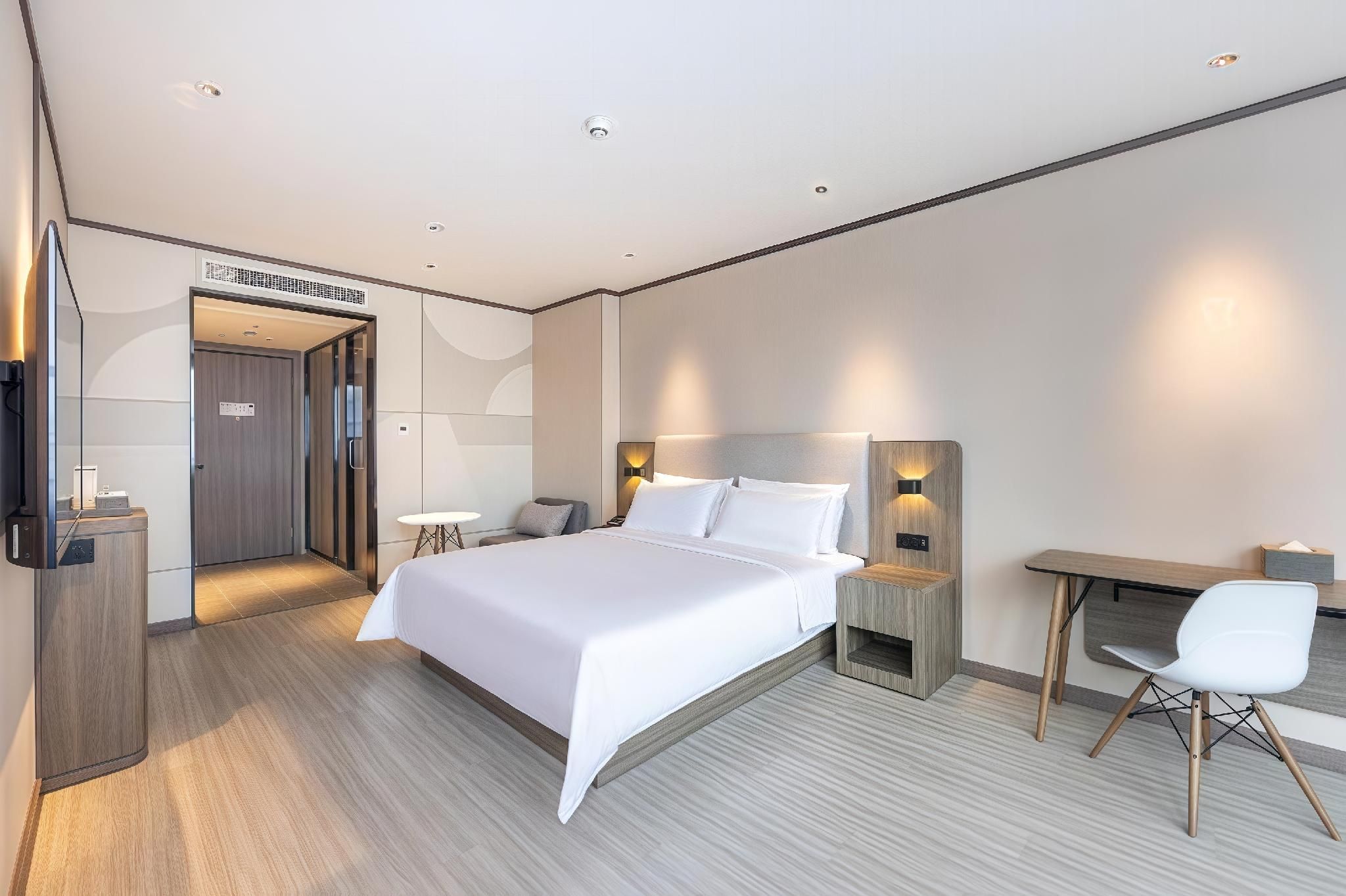 Business Queen Bed Room