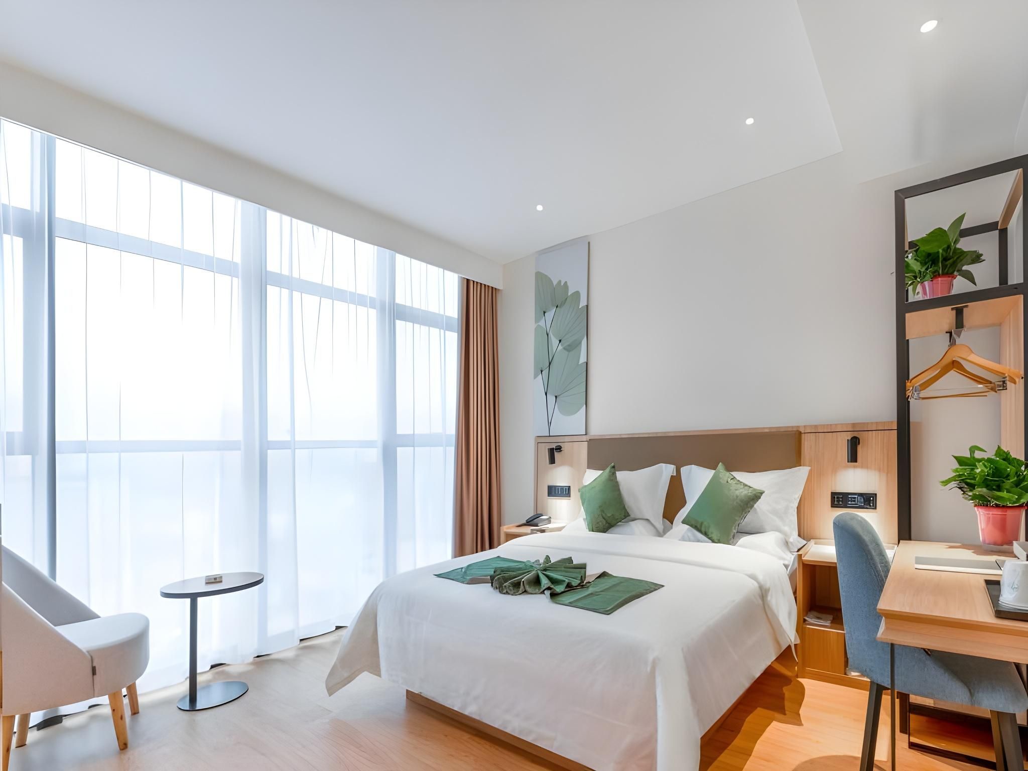 Queen Room with View