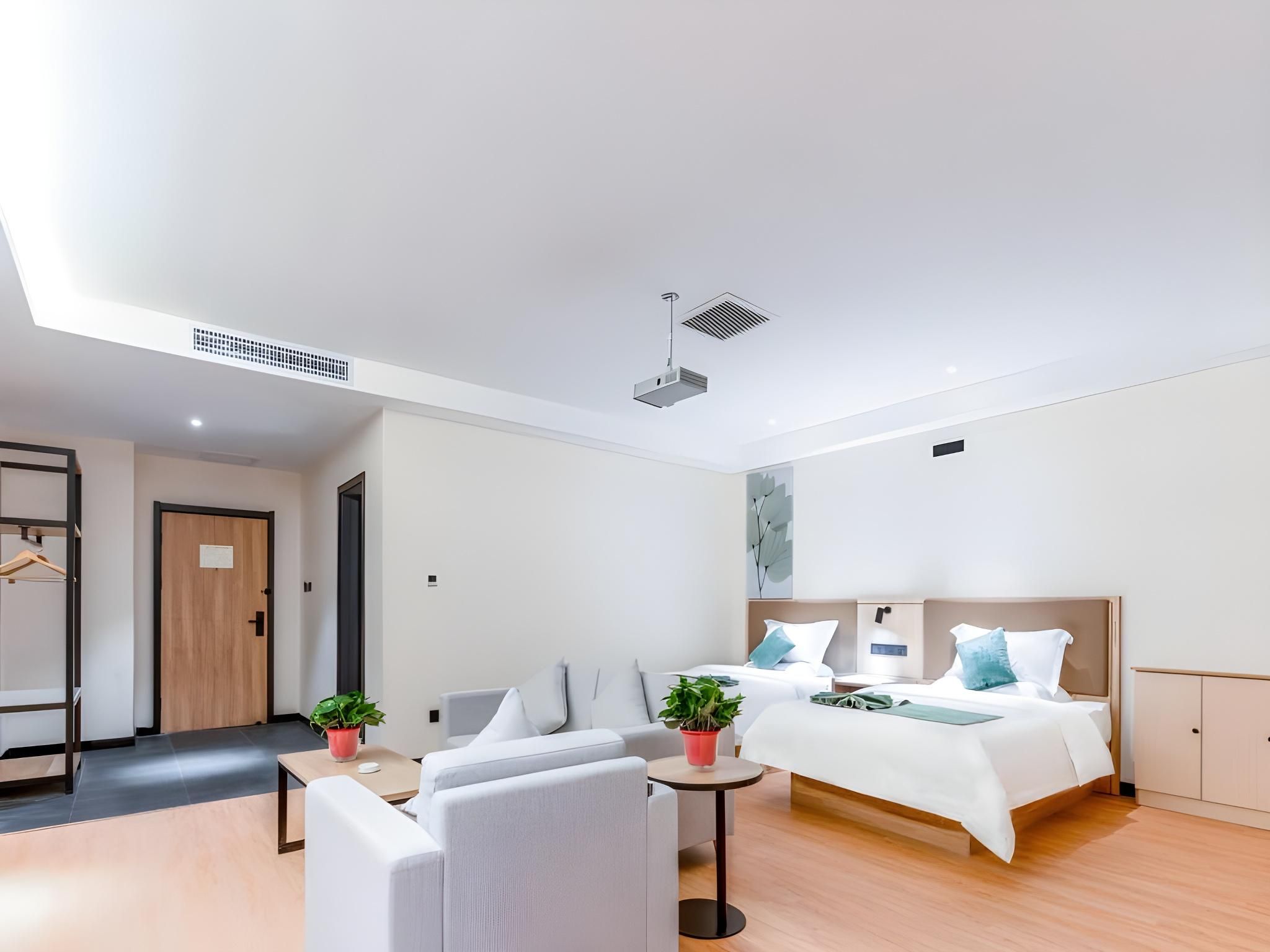 GTI - Feature Twin, with Projector