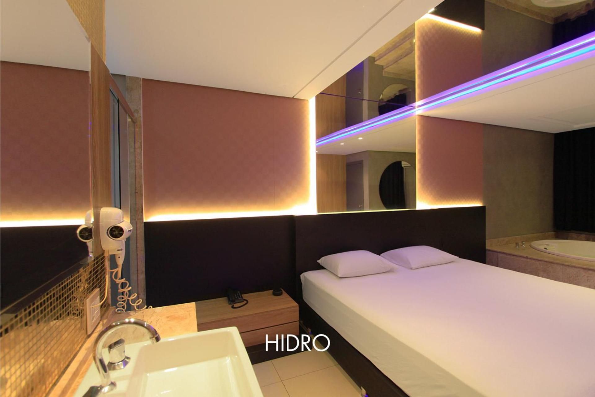Deluxe Suite with Spa Bath