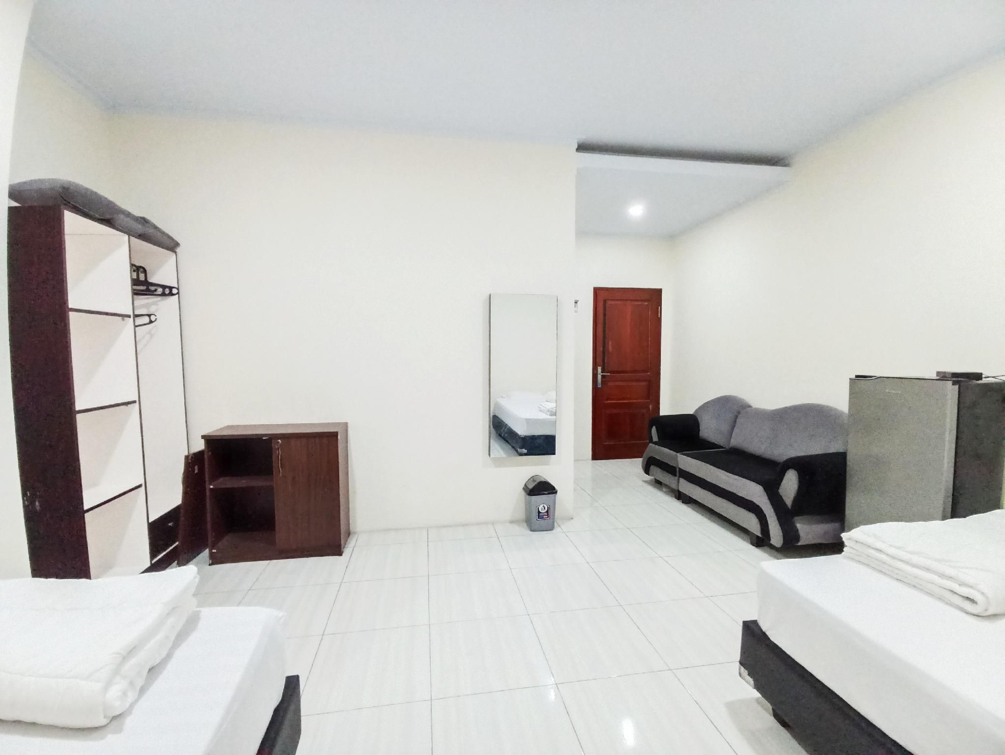 Maherza Syariah Homestay Gorontalo RedPartner Family Room