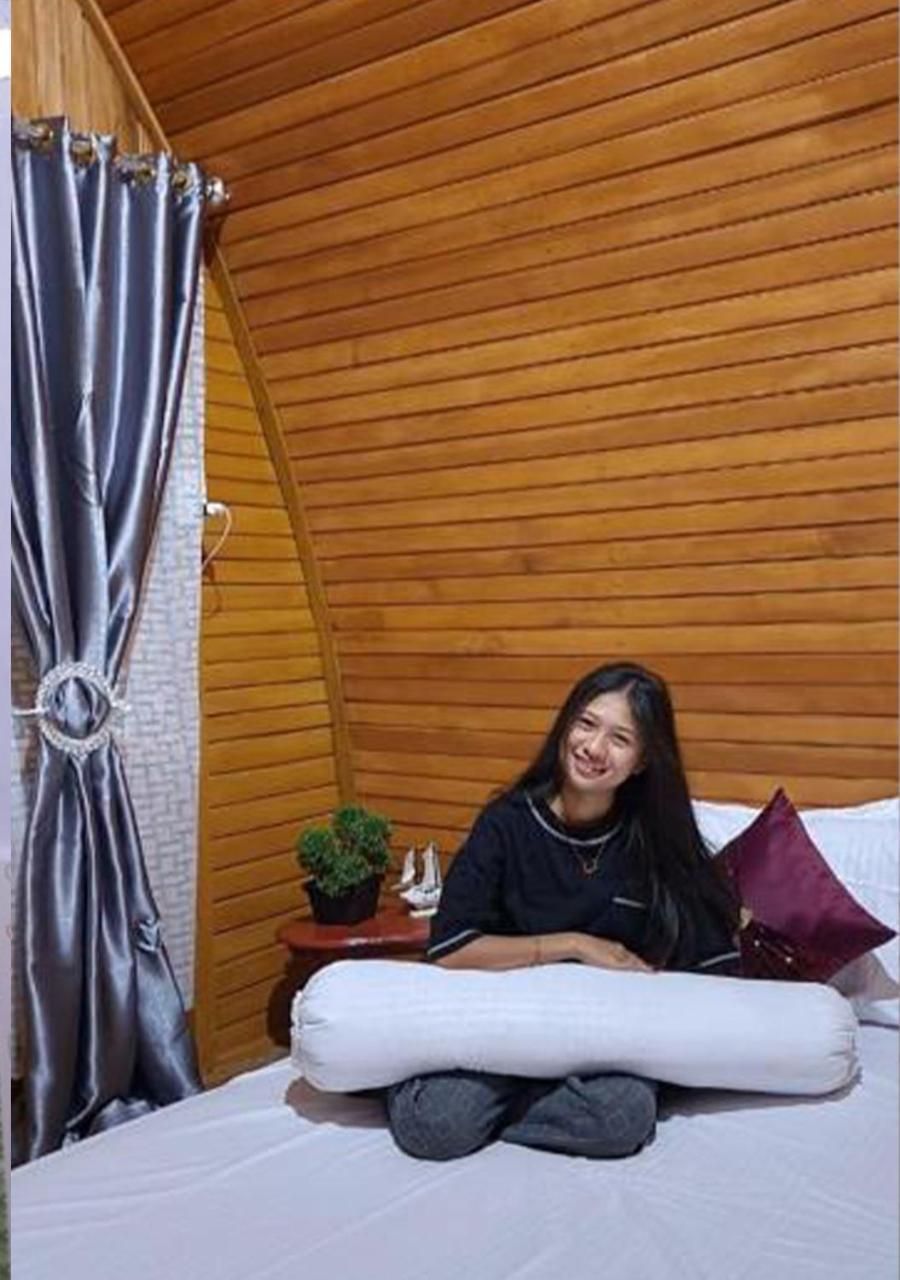 Deluxe Double Room (1 adult + 2 children)