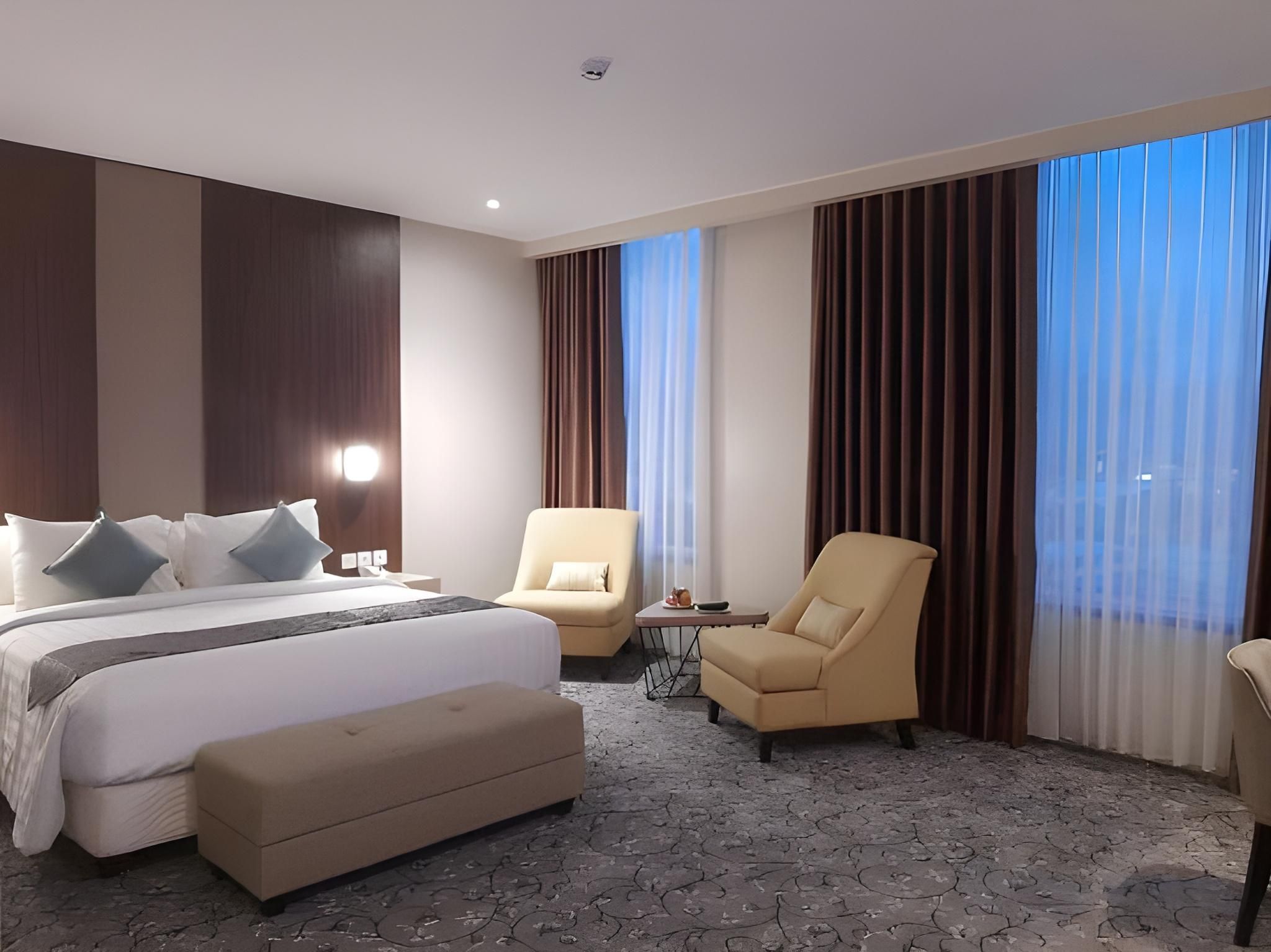 Aston Suite