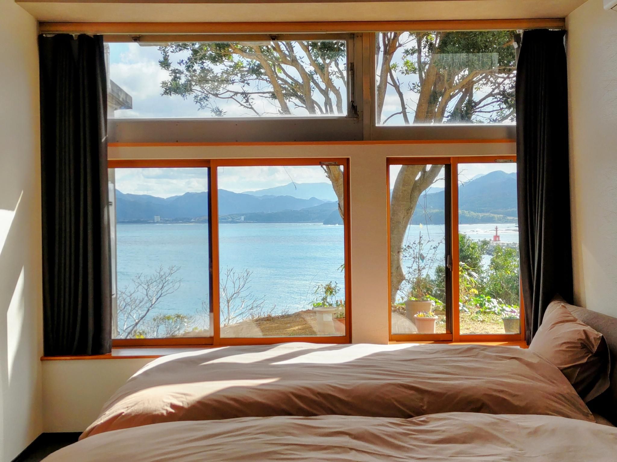Junior Twin Ocean View