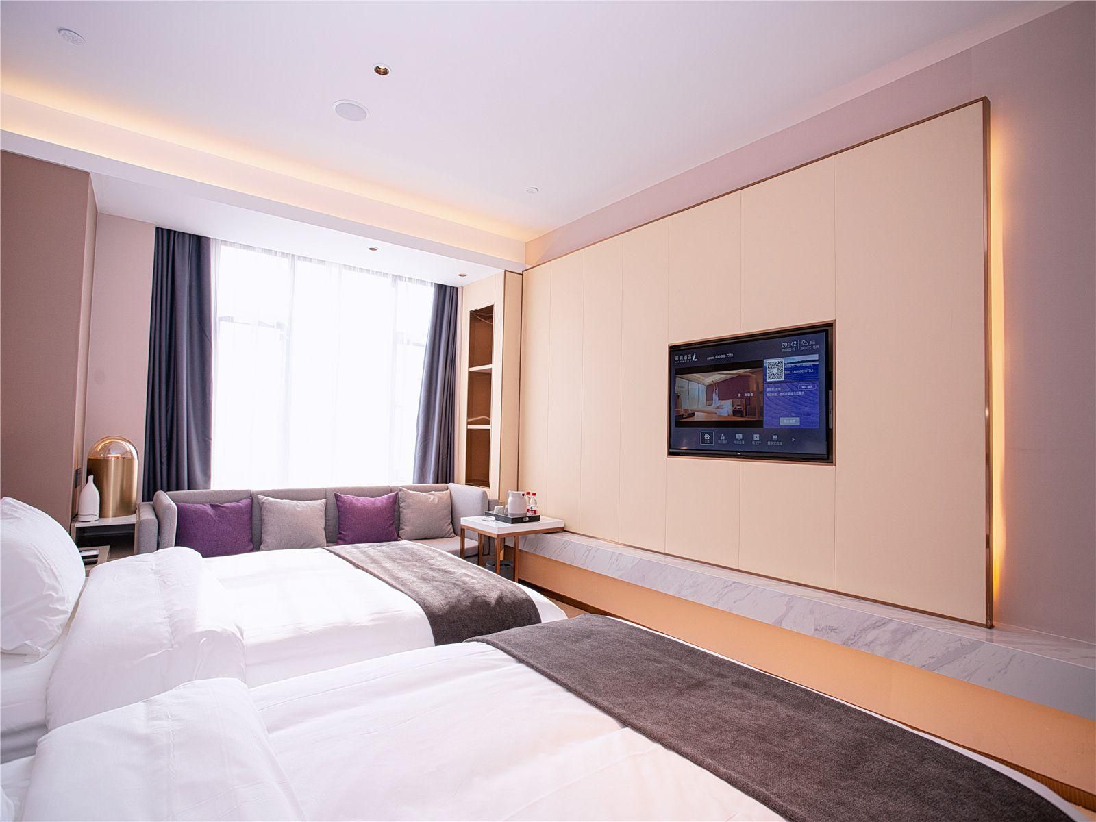 WH - Deluxe Bed Room