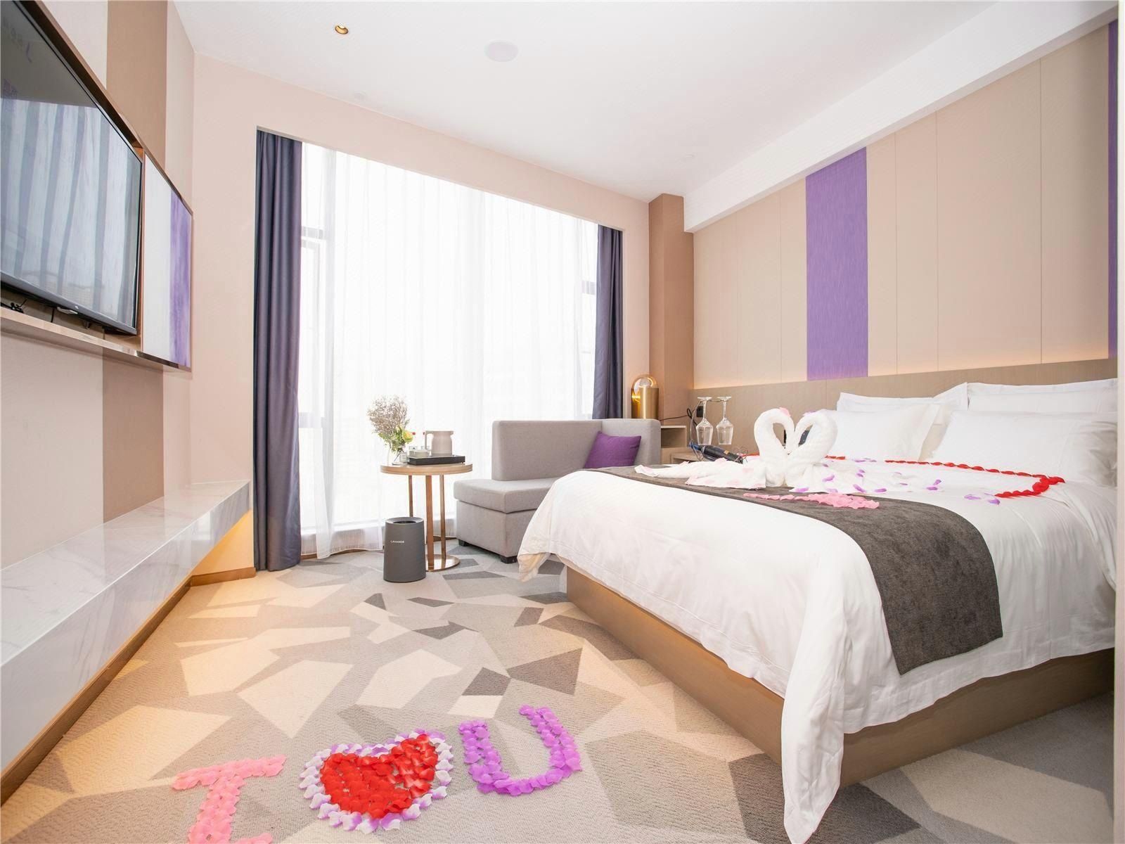 WH - Deluxe Bed Room