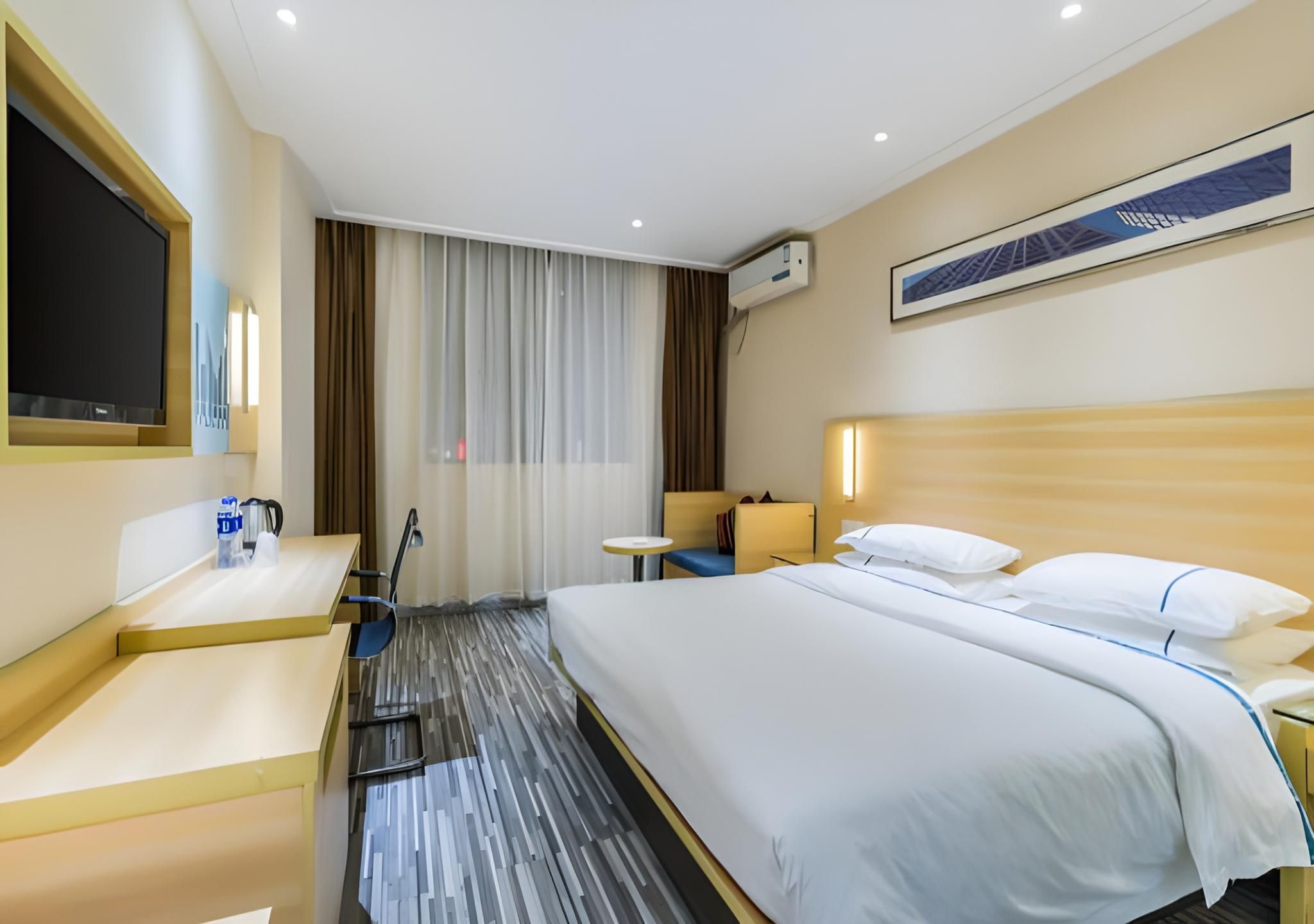 Business Queen Room