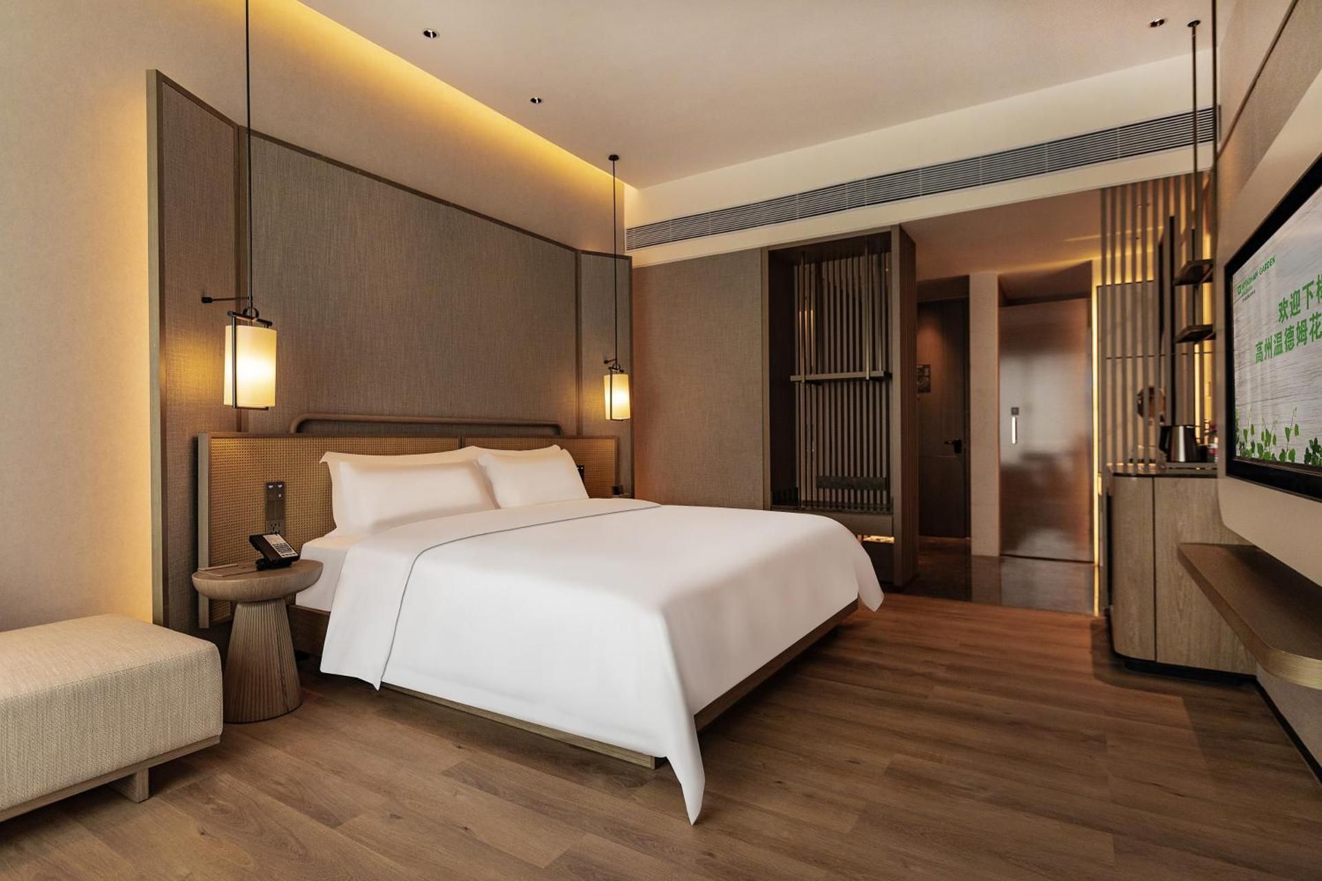 1 King Bed, Mountain View, Superior Room