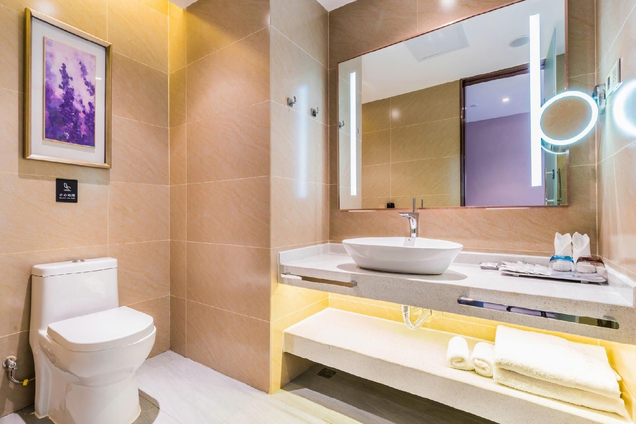 Queen Room with View