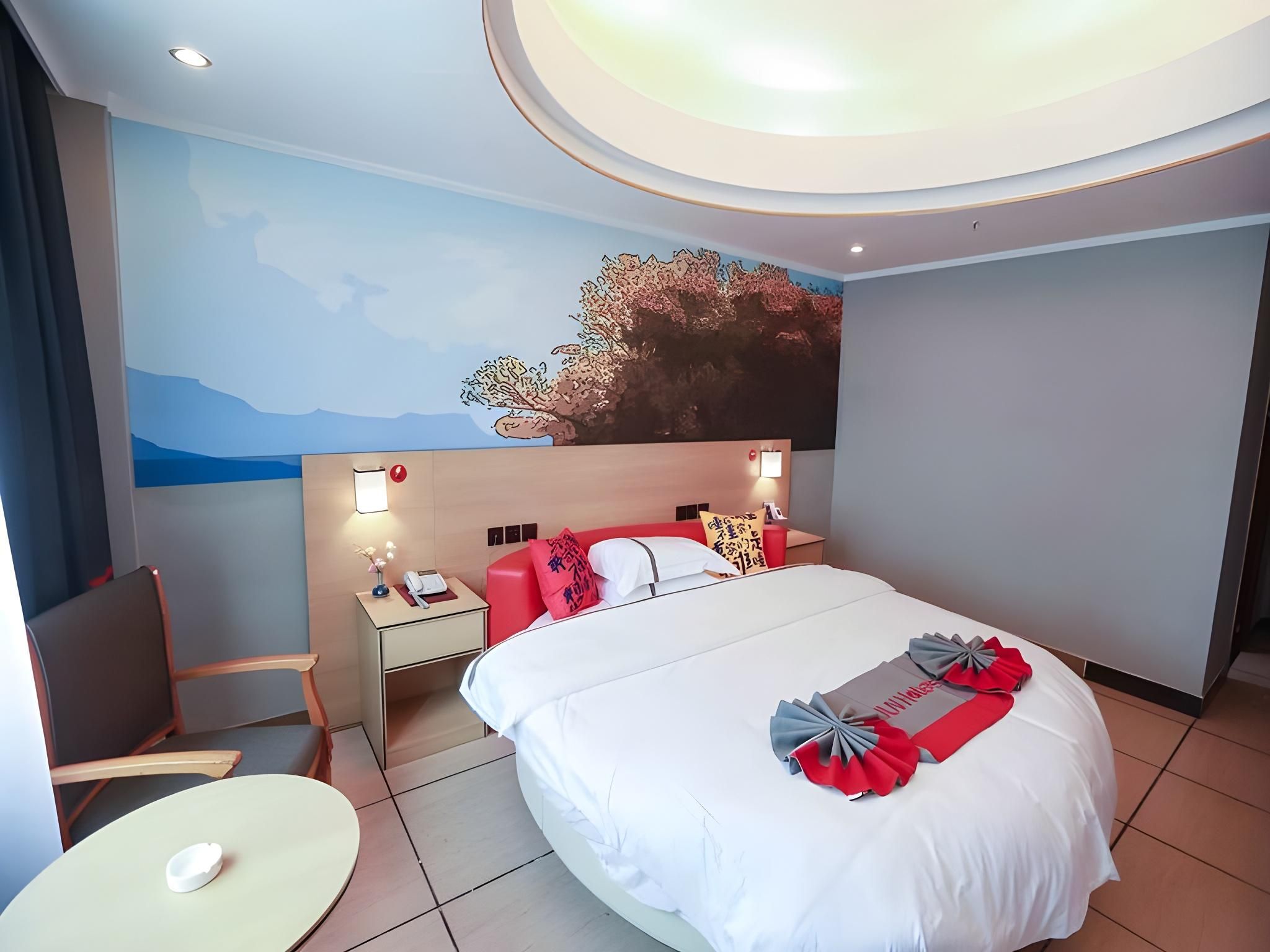 Custom Round Bed Room