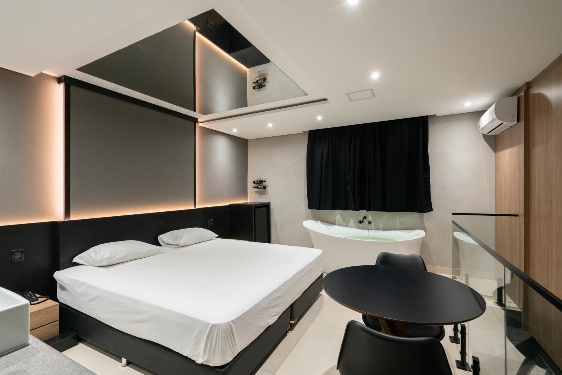 Suite with Spa Bath