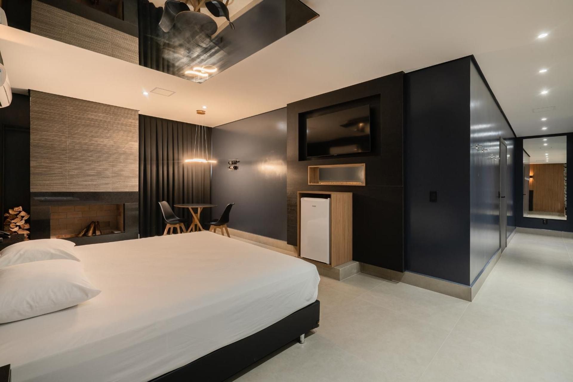 Studio with Spa Bath