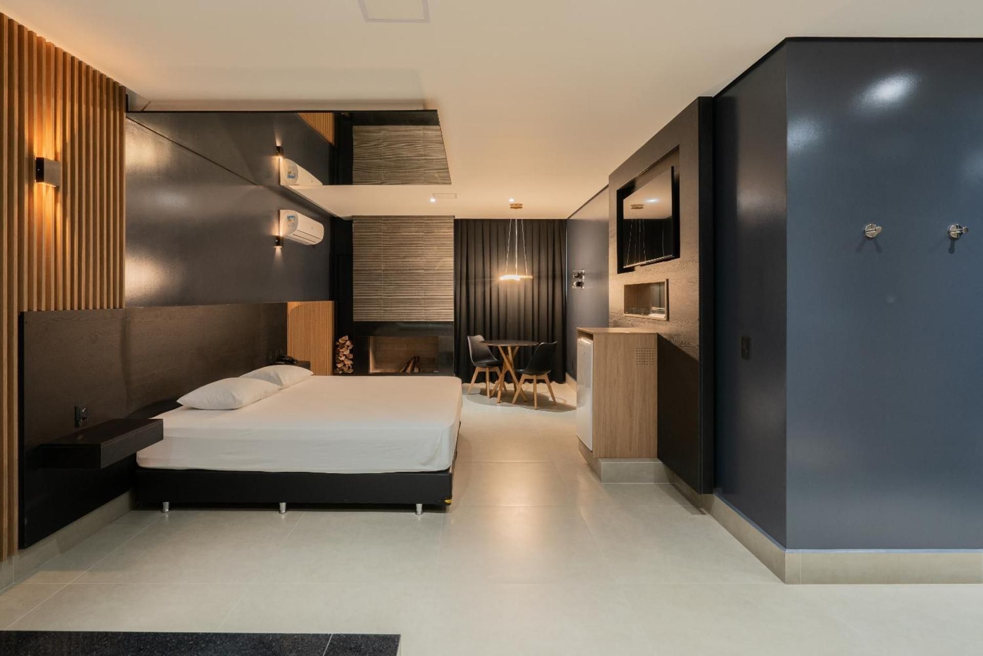 Studio with Spa Bath