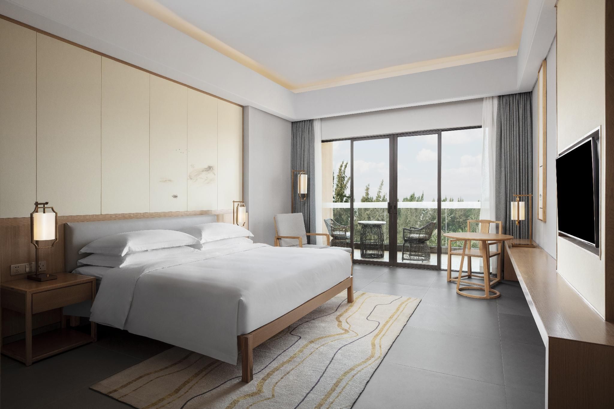 Superior Garden View Room, Guest room, 1 King, Garden view, Balcony