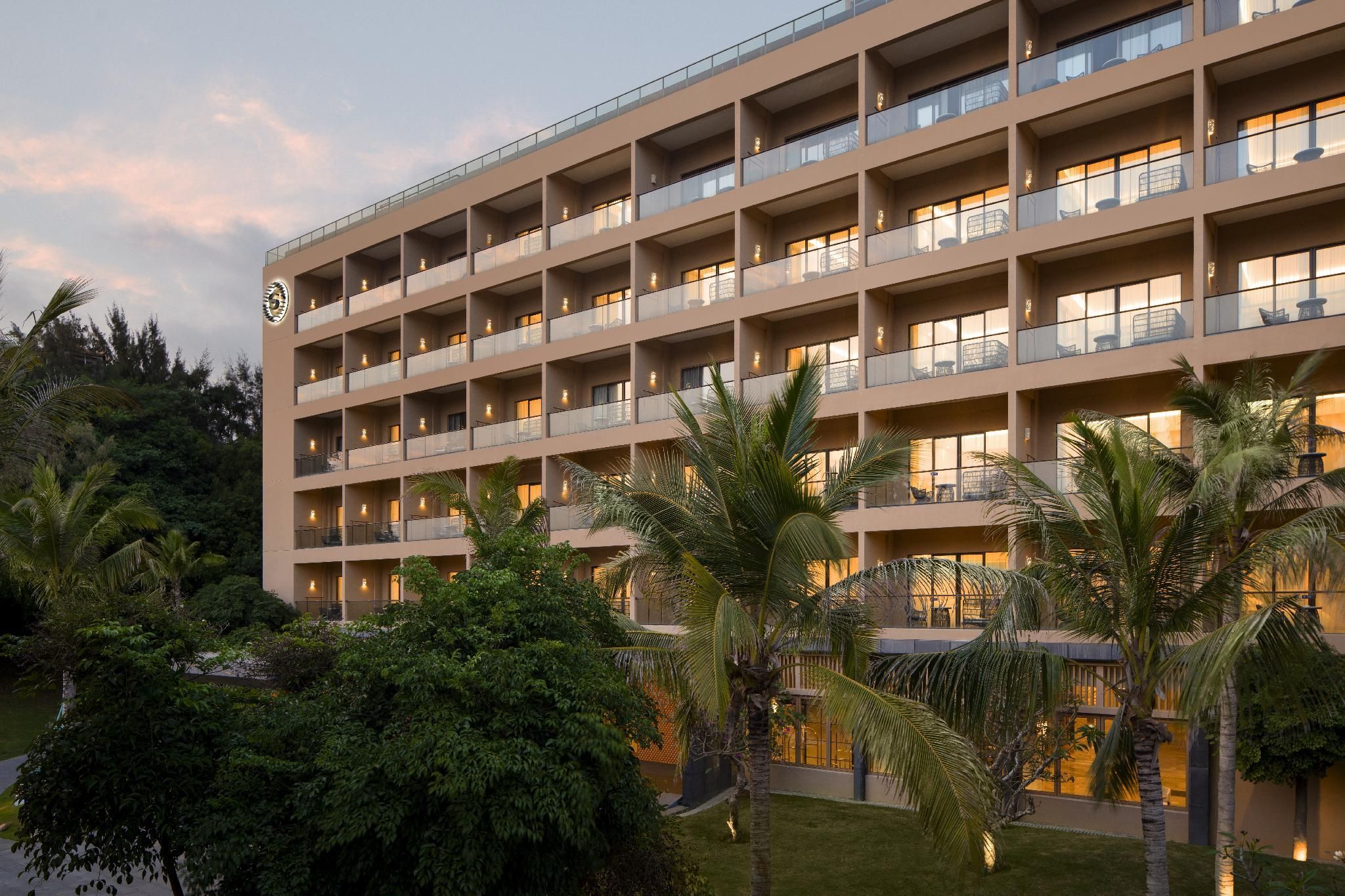 Sheraton Maoming Romantic Beach Resort