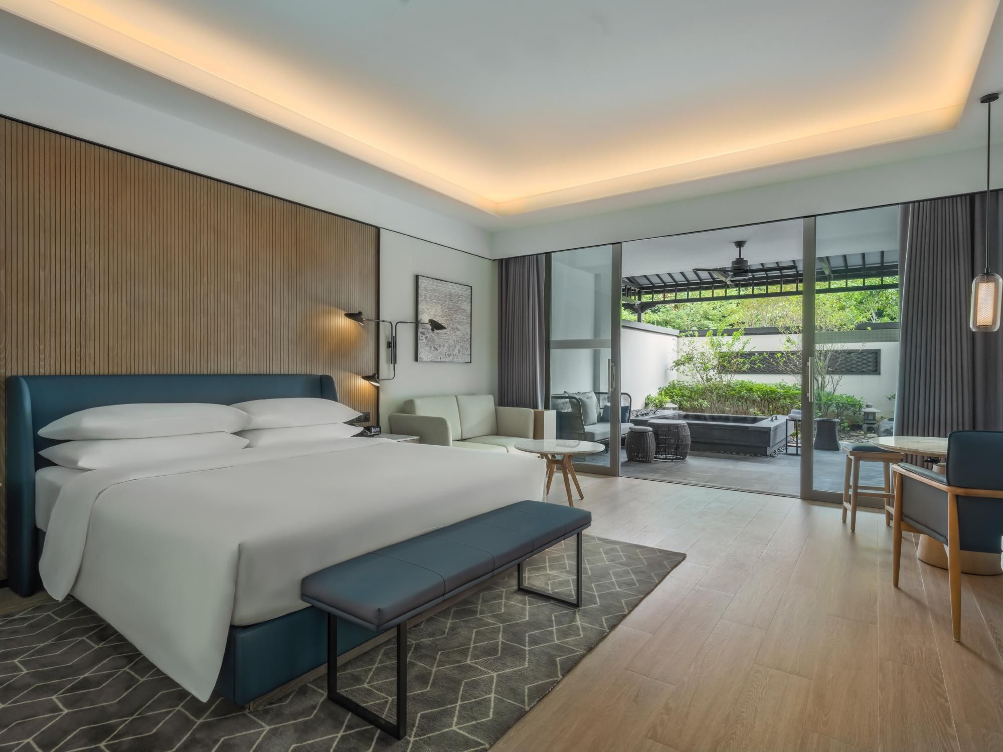 Courtyard Hot Spring, Guest room, 1 King, Garden view, Balcony