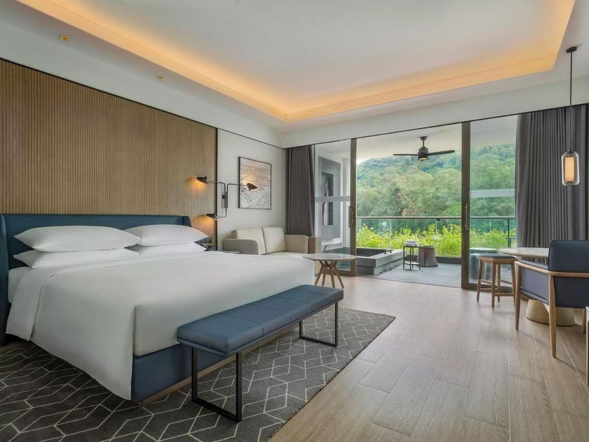 Sheraton Maoming Hot Spring Resort Terrace Hot Spring Deluxe Garden View King Room