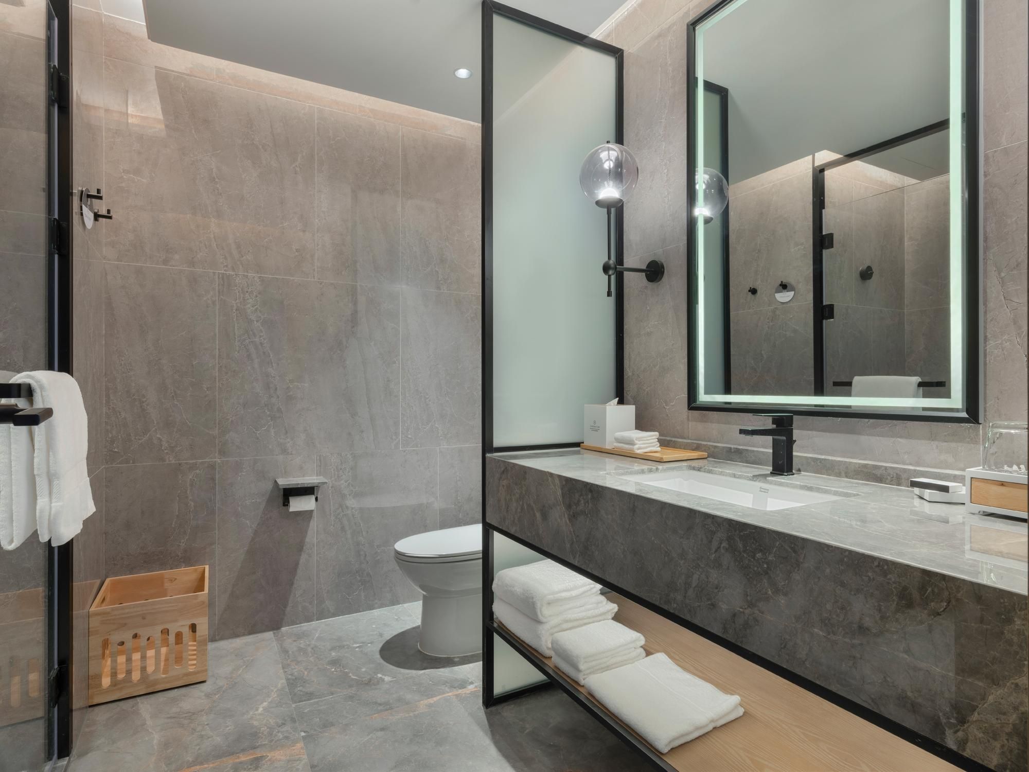 Sheraton Maoming Hot Spring Resort Terrace Hot Spring, Guest room, 1 King, Balcony 3