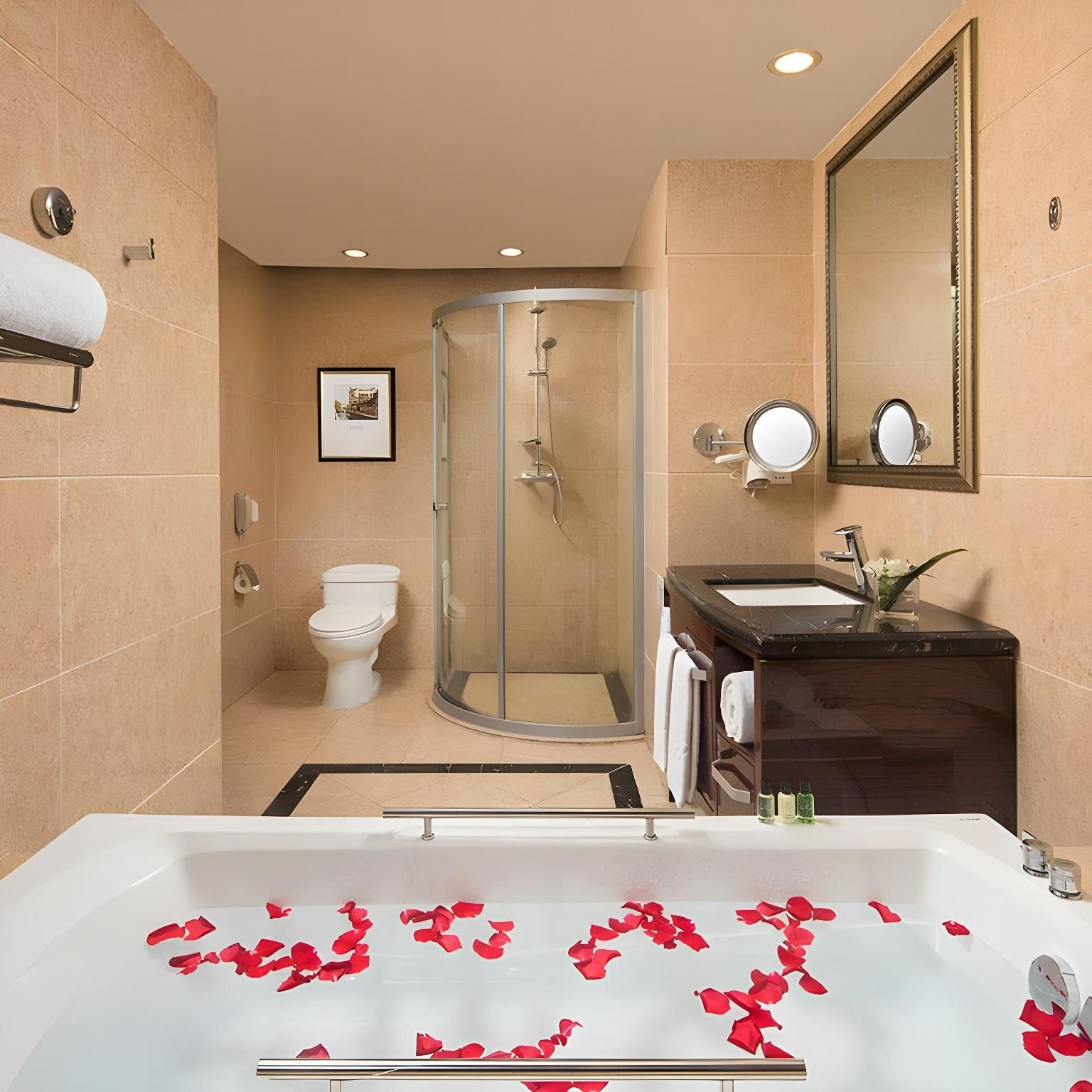 Superior Elegant 1 Bed Room with Balcony